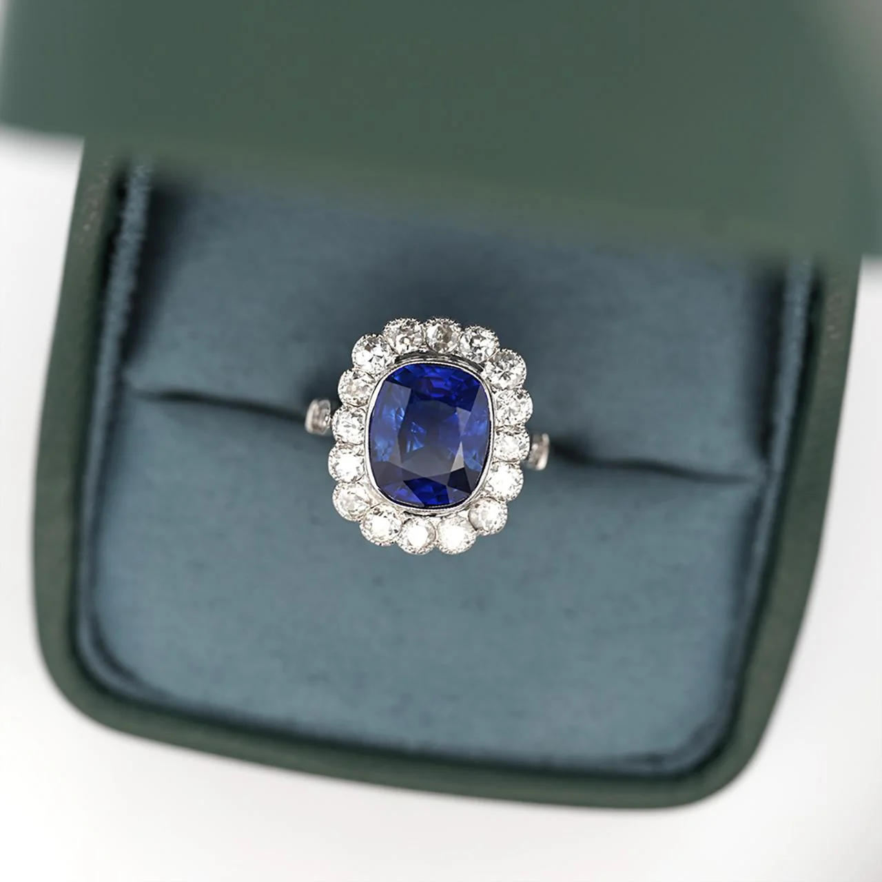AGL Cert. 5 Carat Ceylon Blue Sapphire Art Deco Era Platinum Diamond Ring - Image 8