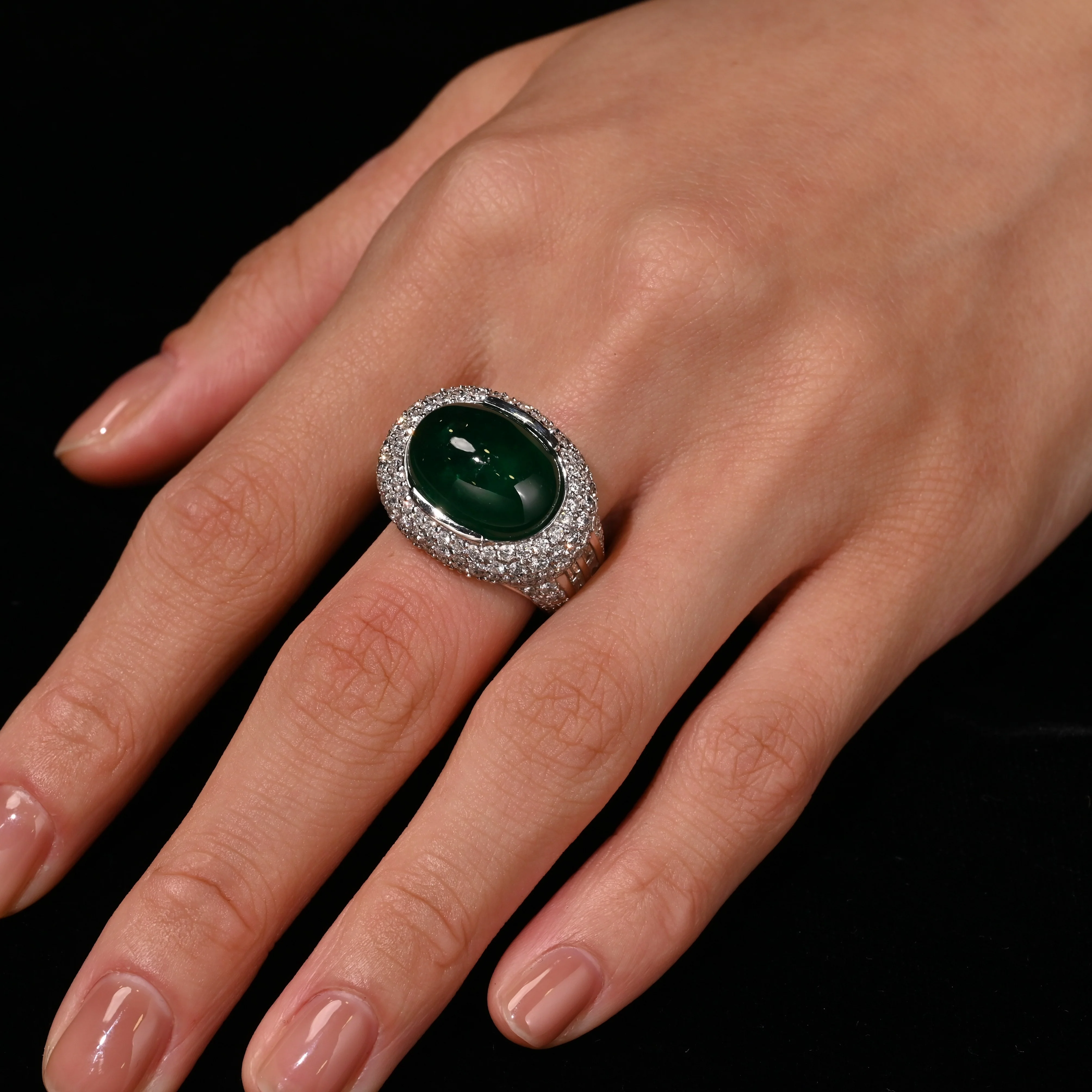 AGL Certified 10 Carat Cabochon Cut Minor Oil Emerald and Diamond Cluster Ring in 18K White Gold - Image 3