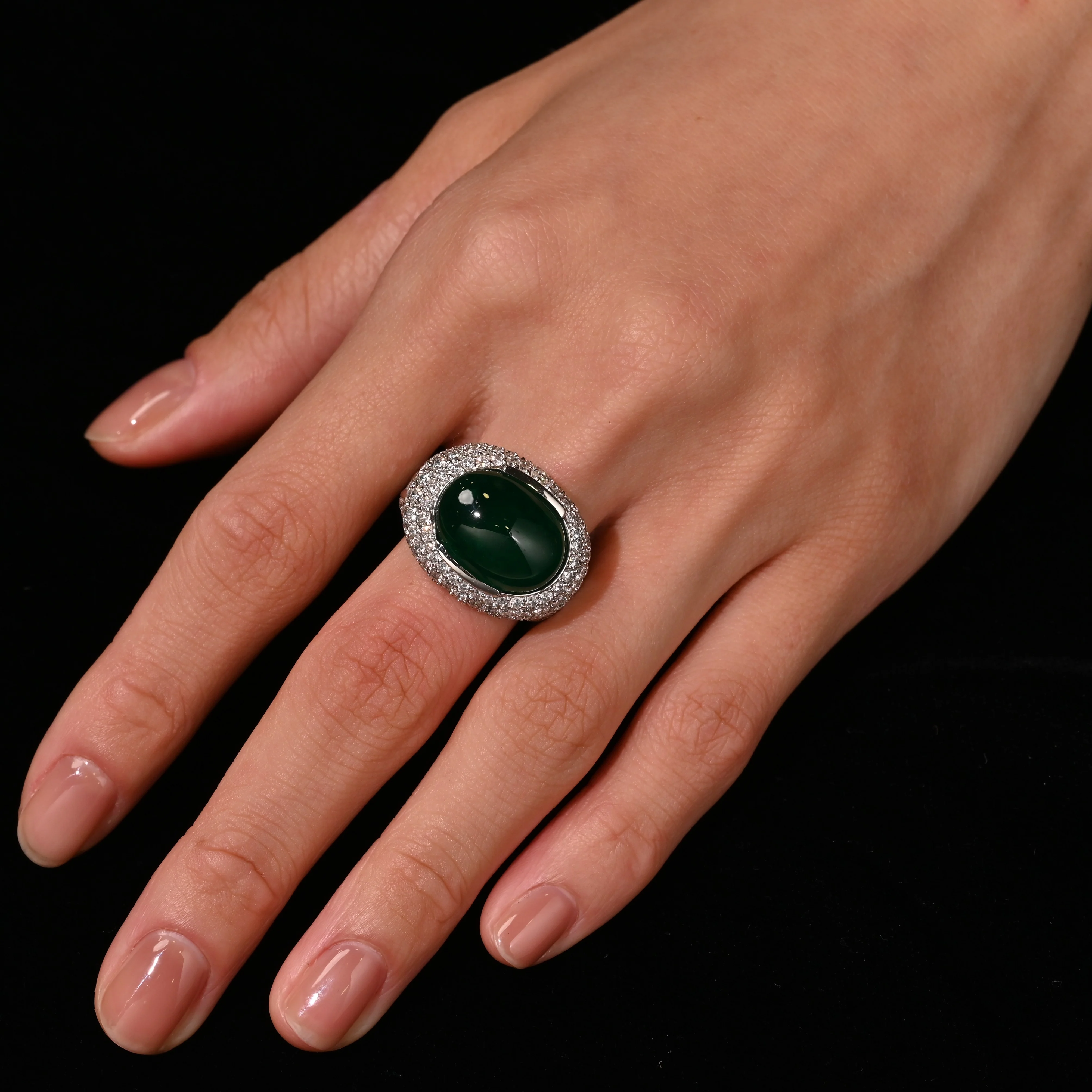 AGL Certified 10 Carat Cabochon Cut Minor Oil Emerald and Diamond Cluster Ring in 18K White Gold - Image 4