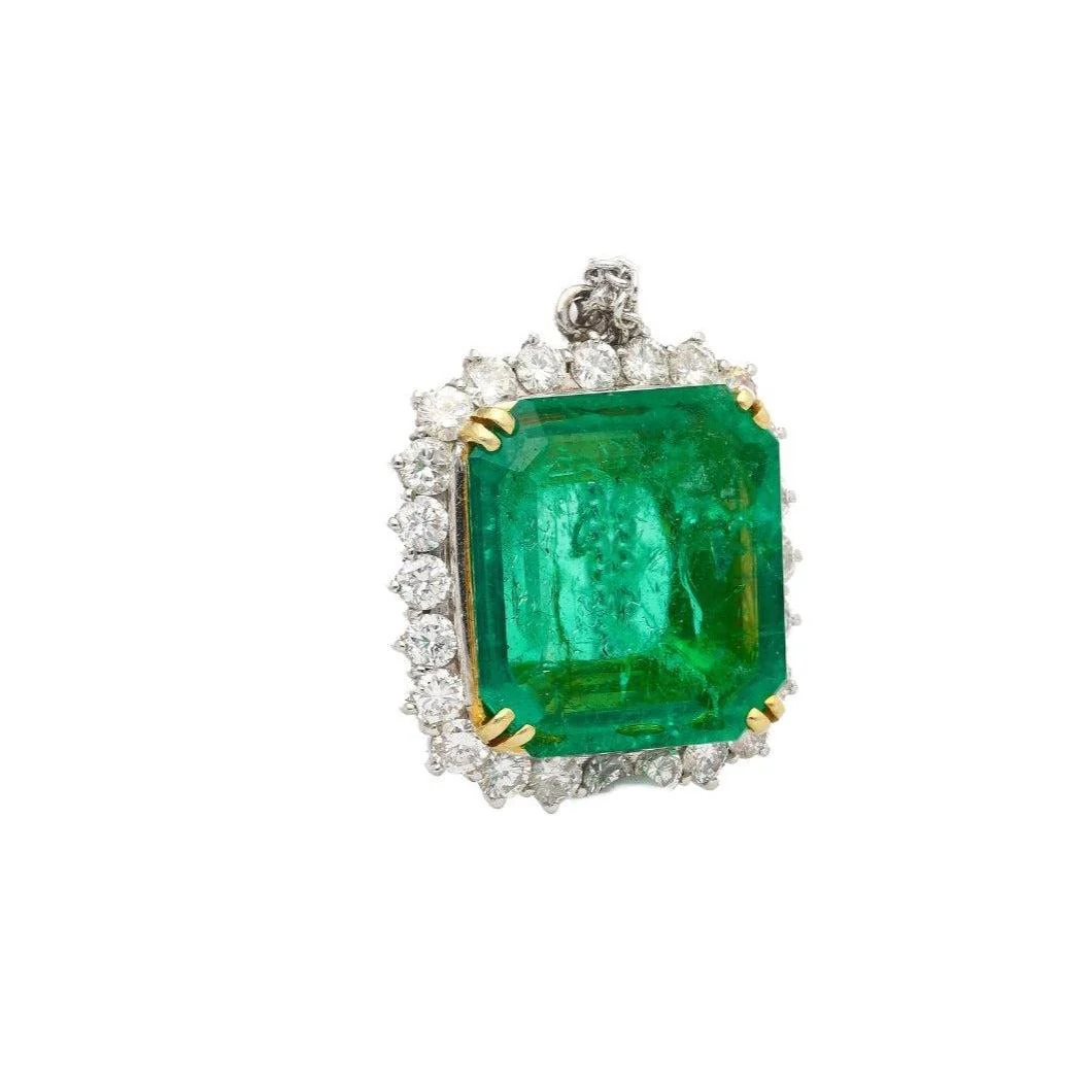 AGL Certified 13.49 Carat Minor Oil Colombian Emerald & Diamond Halo Platinum Necklace - Image 5
