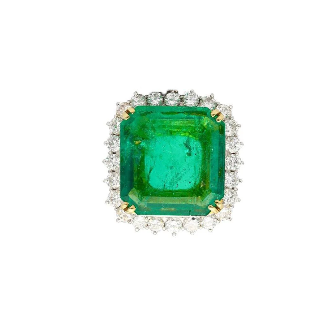AGL Certified 13.49 Carat Minor Oil Colombian Emerald & Diamond Halo Platinum Necklace - Image 6