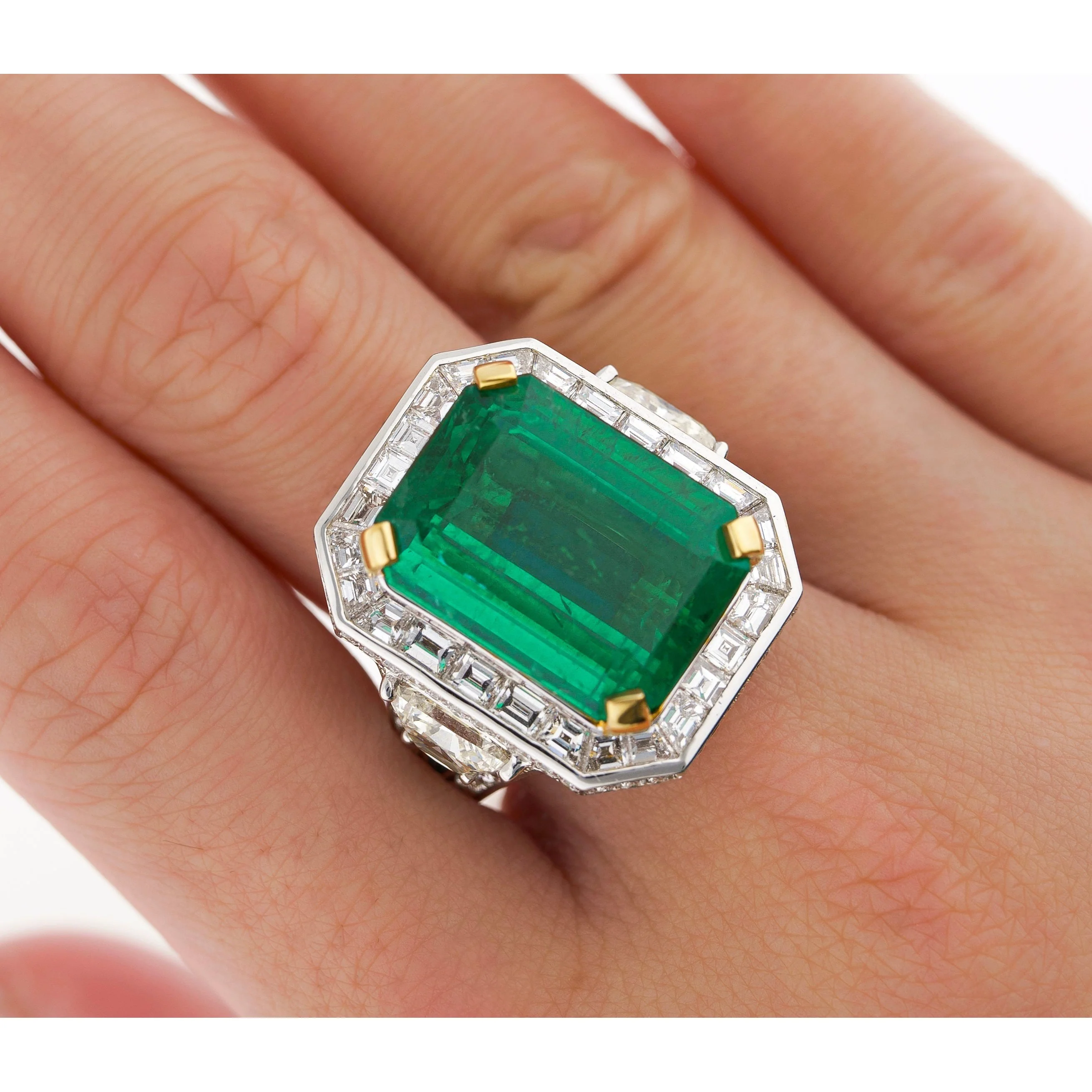 AGL Certified 15.78 Carat No Oil Emerald and Half Moon Cut Diamond Ring - Image 4