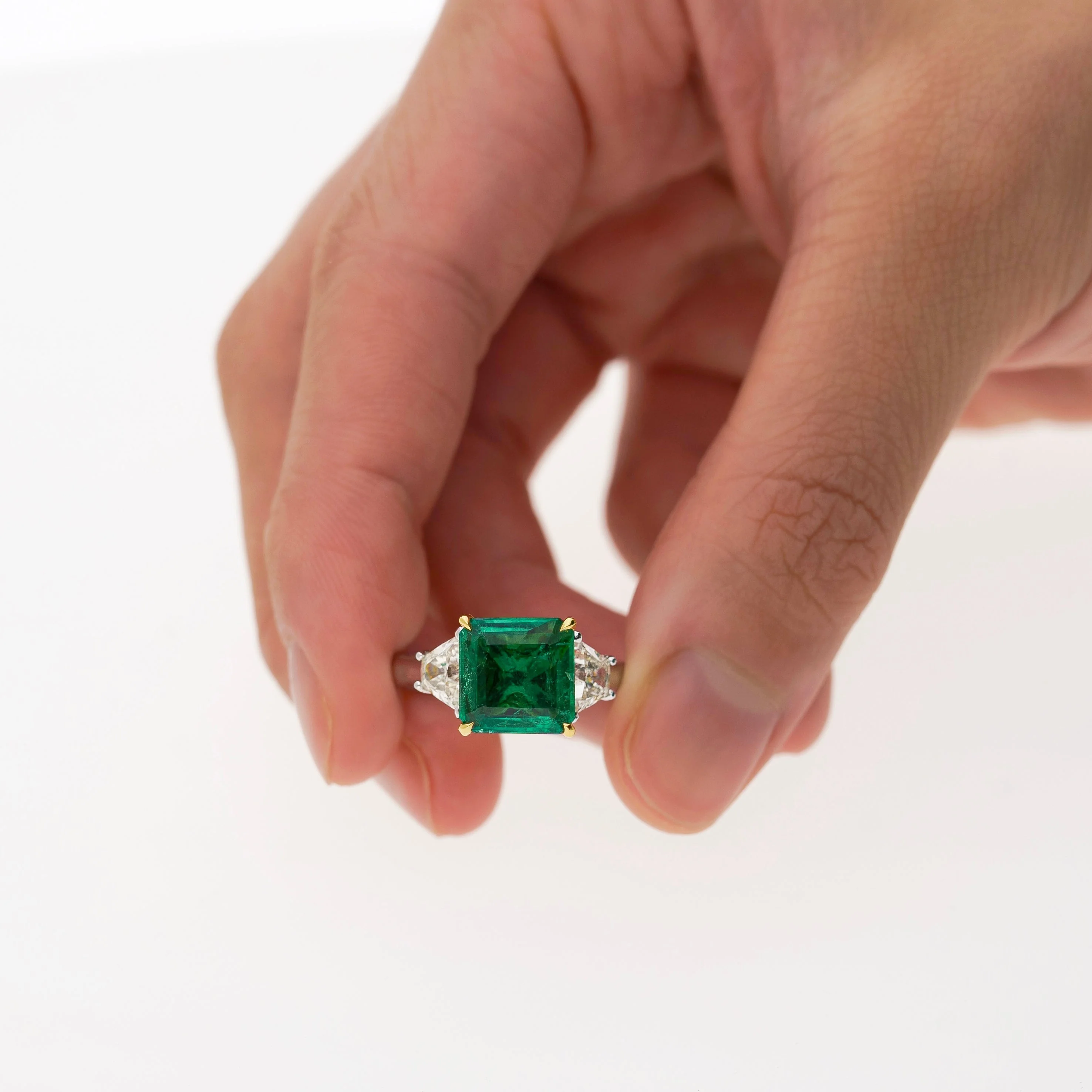 AGL Cert. 2.44 Carat No Oil Colombian Emerald & Trapezoid Diamond Ring - Image 9