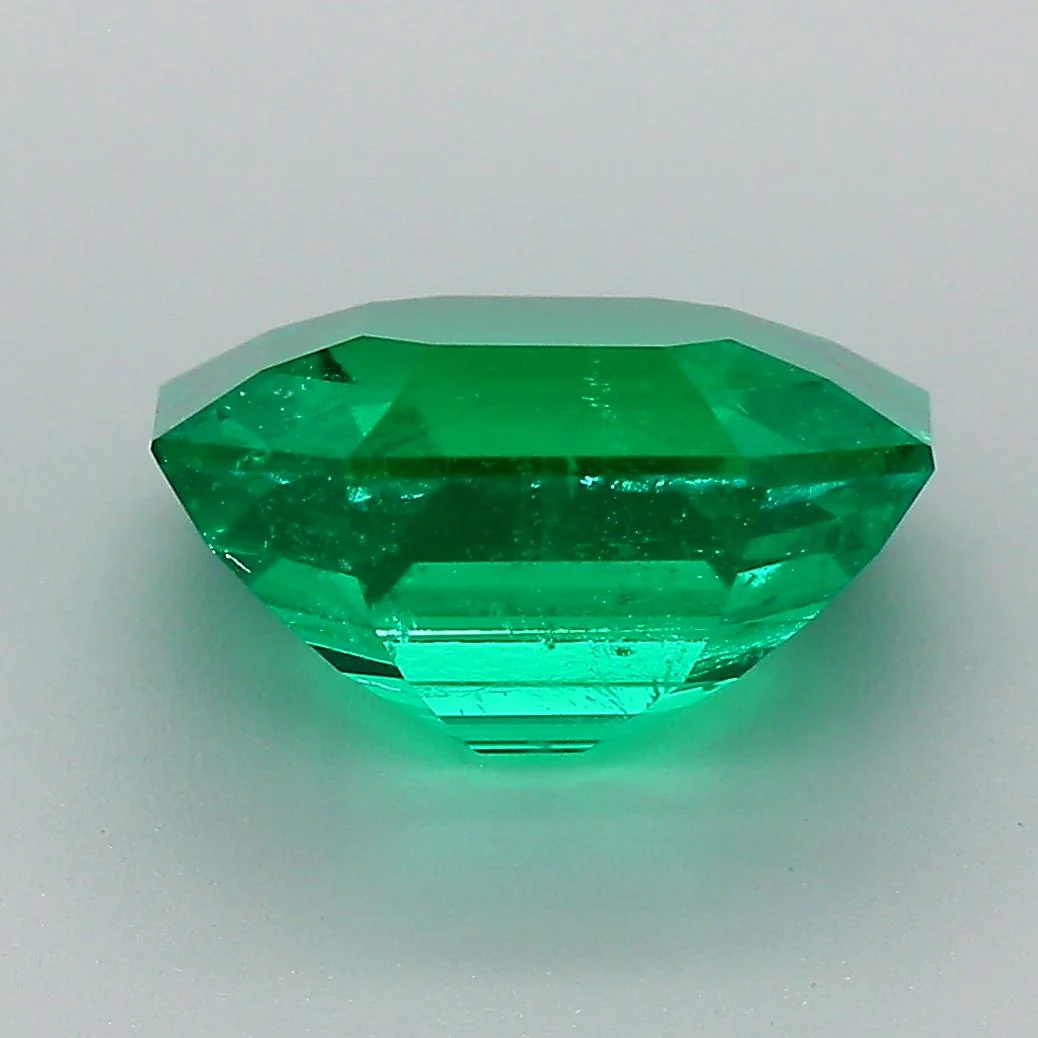 AGL Certified 4.20 Carat Colombian Emerald Minor Oil Loose Stone - Image 4