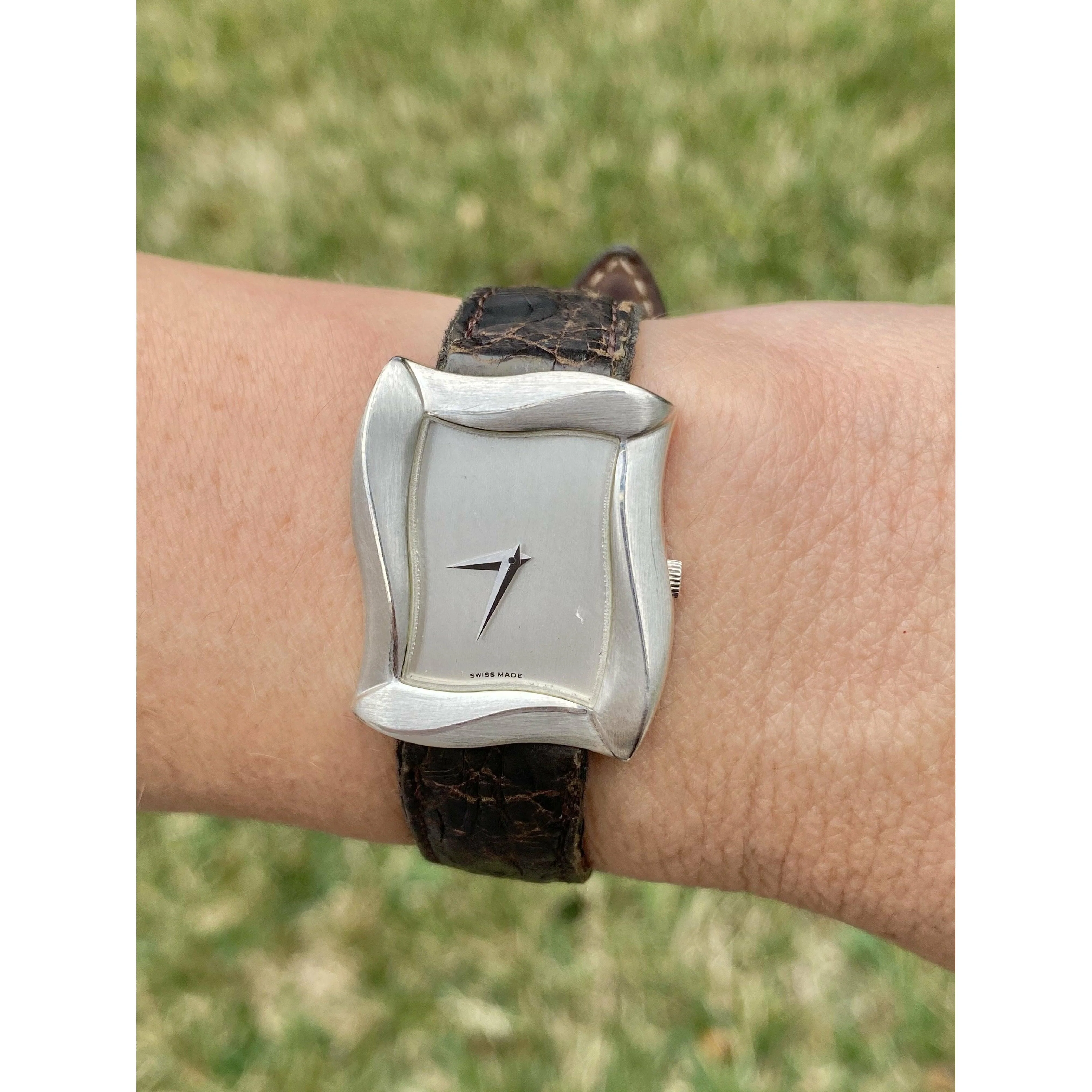 Angela Cummings Tank Style Women's Wrist Watch in Leather Strap - Image 3