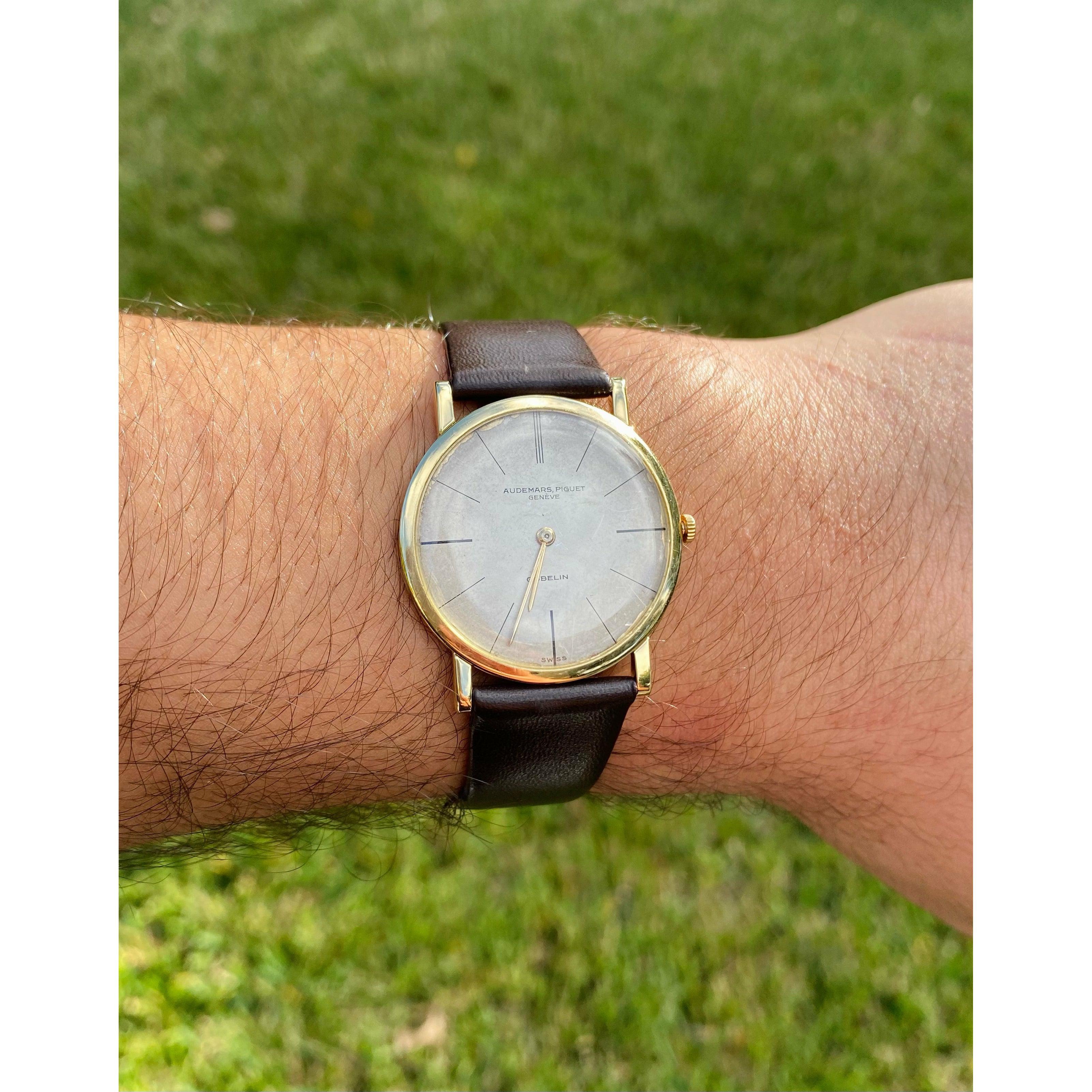 Antique Audemars Piguet Watch in 18k Yellow gold with calfskin Leather Strap - Image 4