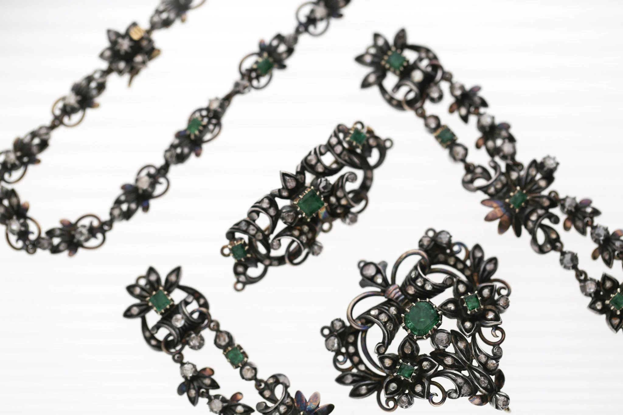 Antique Victorian Emerald Rose Cut Diamond Silver/Gold Parure Suite Necklace - Image 5