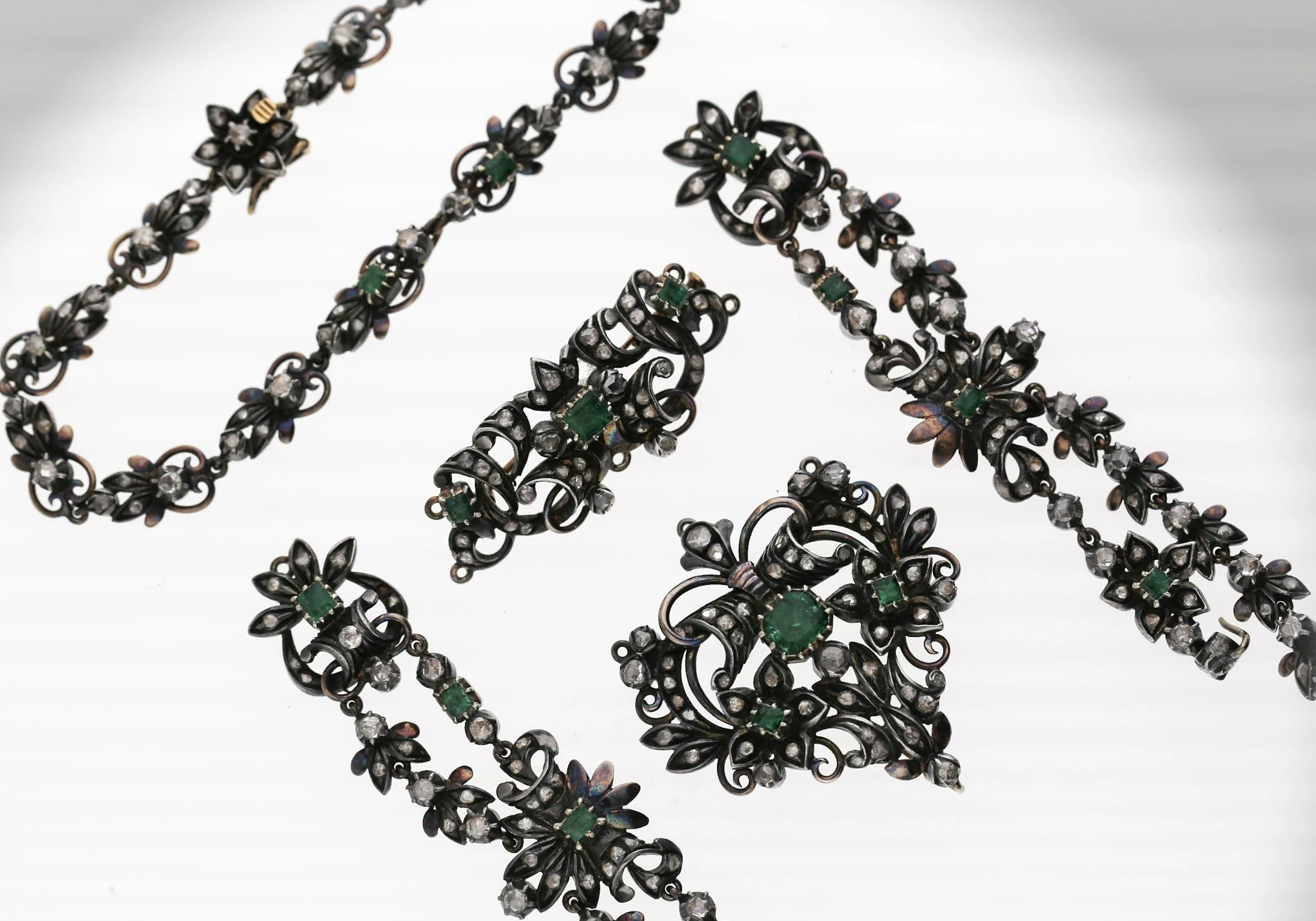 Antique Victorian Emerald Rose Cut Diamond Silver/Gold Parure Suite Necklace - Image 6