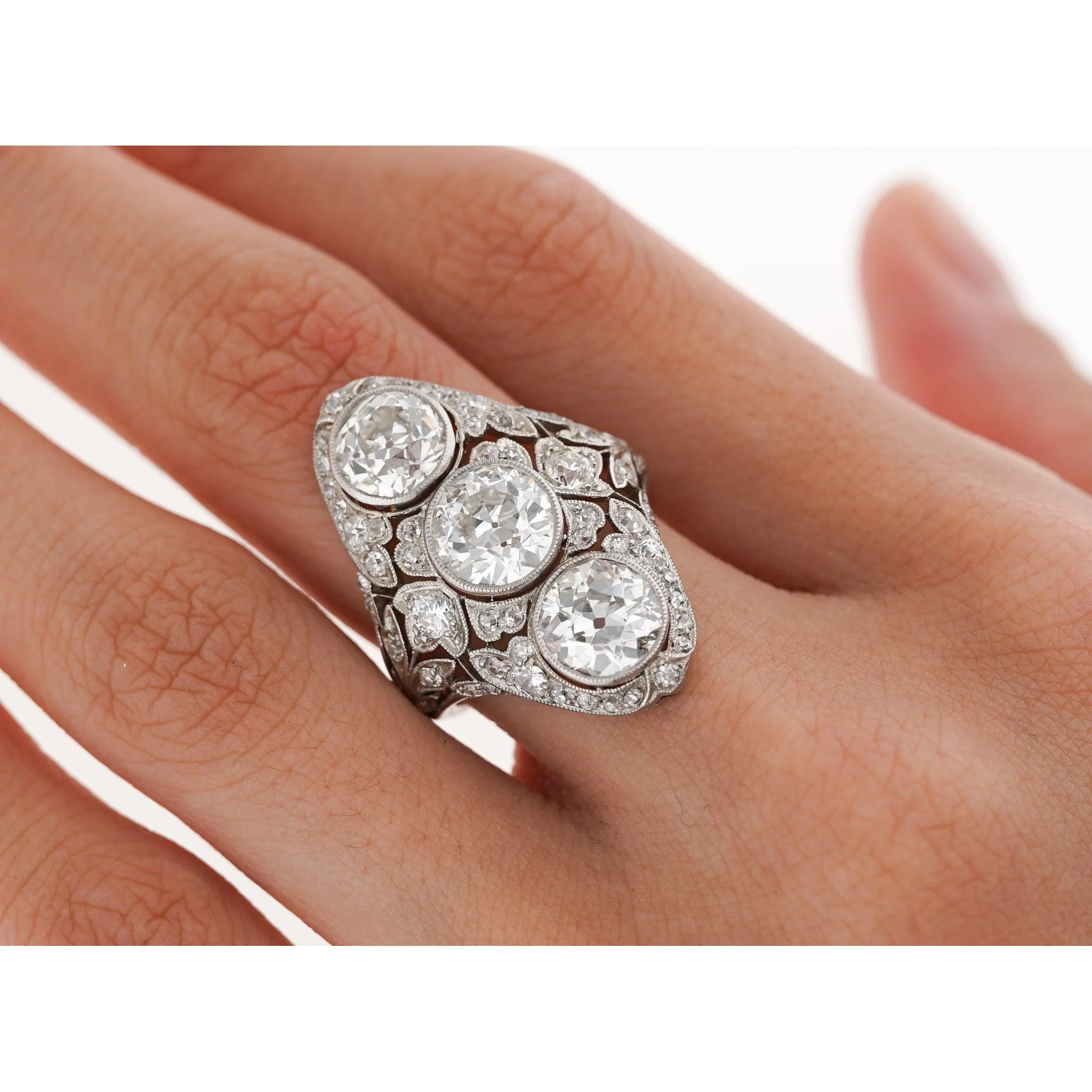Art Deco Top River Vertical Set 6 Carat Old Euro Cut Diamond and Platinum Ring - Image 2