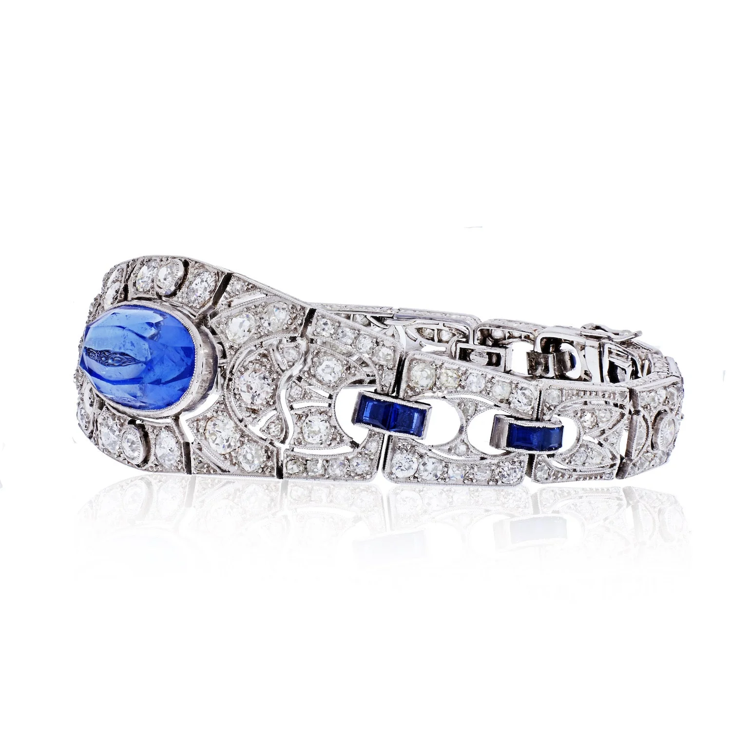 Art Deco Era 20 Carat Oval-Cut Ceylon Sapphire and Old-Euro Cut Diamond Bracelet - Image 3