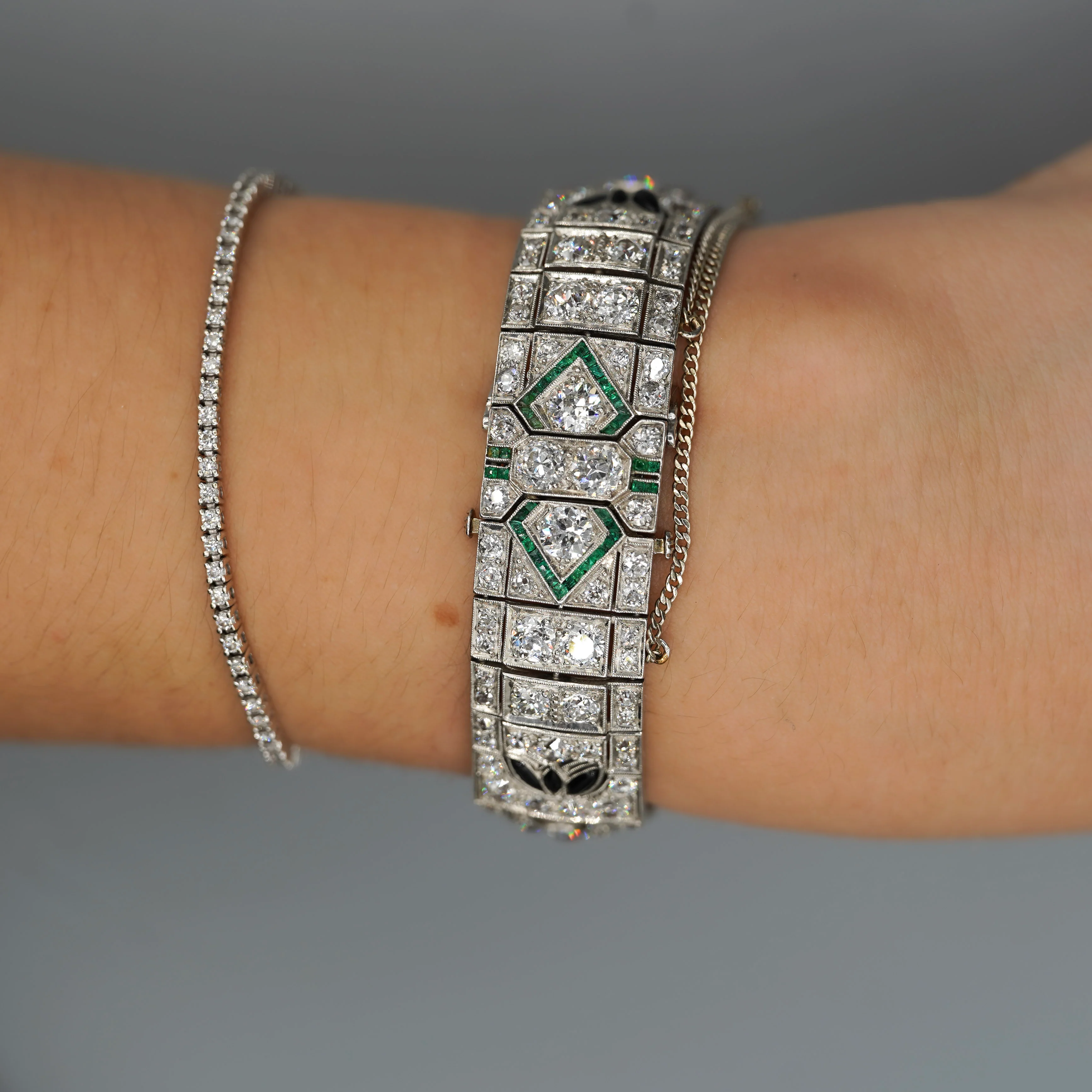 Art Deco Old-European Cut Diamond, Emerald and Onyx Platinum Bracelet - Image 7