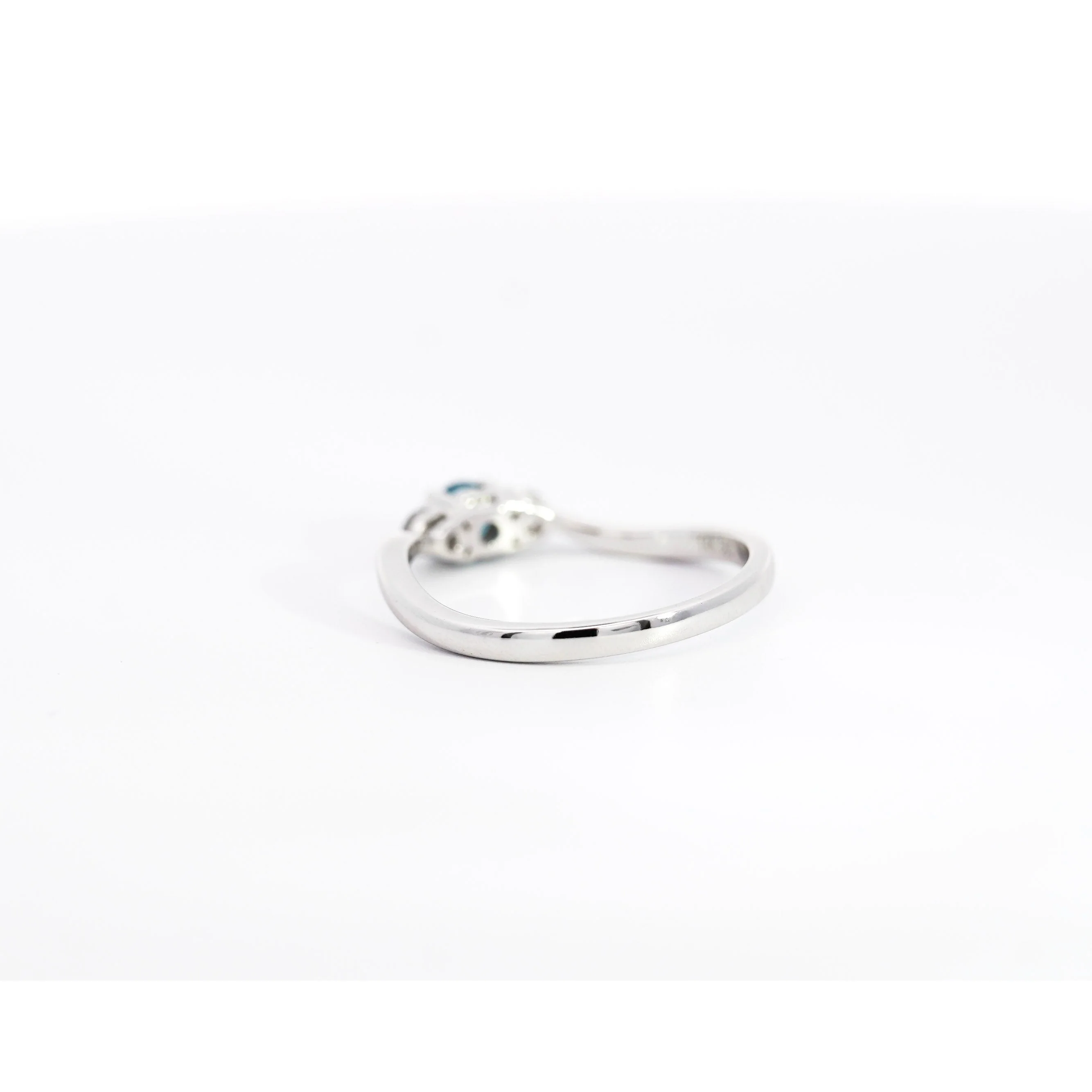 1/3 CTW Natural Blue and White Diamond Curved Mini Three Stone Ring in 14K White Gold - Image 4