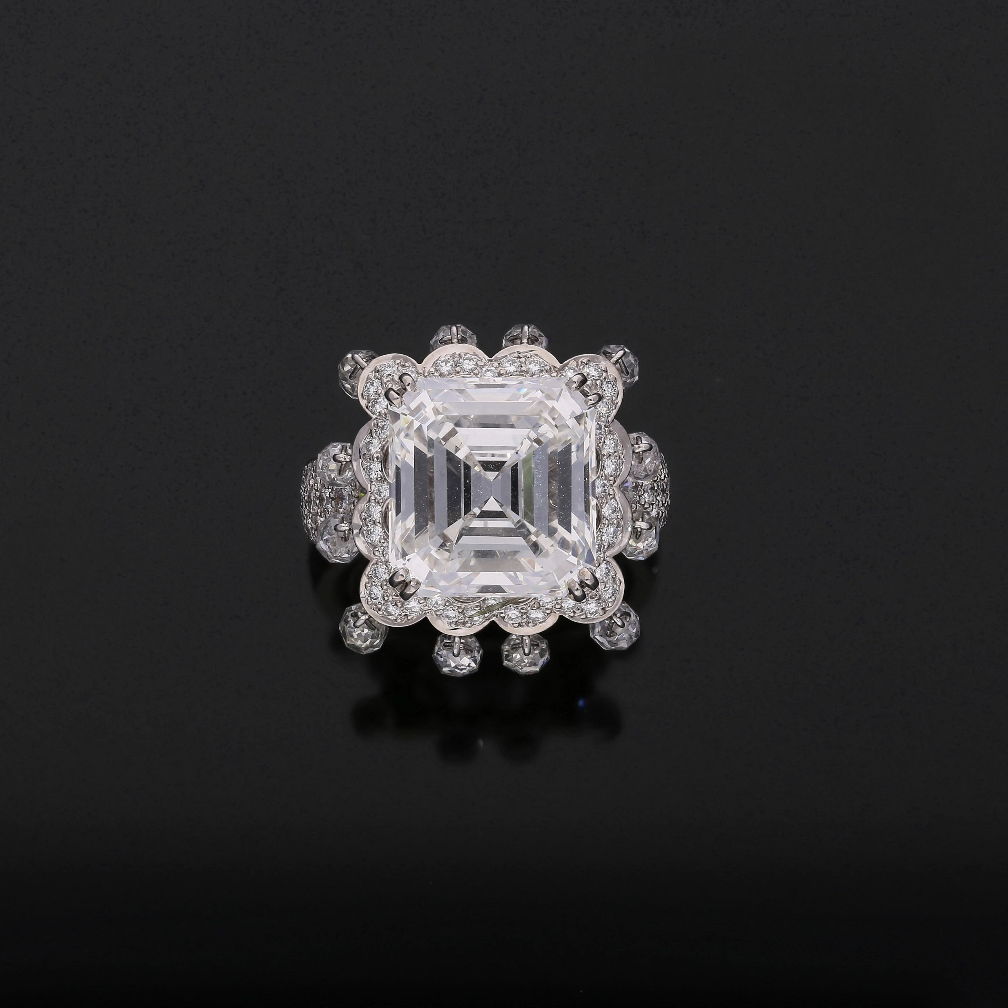 Boucheron "Laperouse" 8.03 Carat Emerald Cut G VS1 GIA Certified Diamond Ring - Image 5