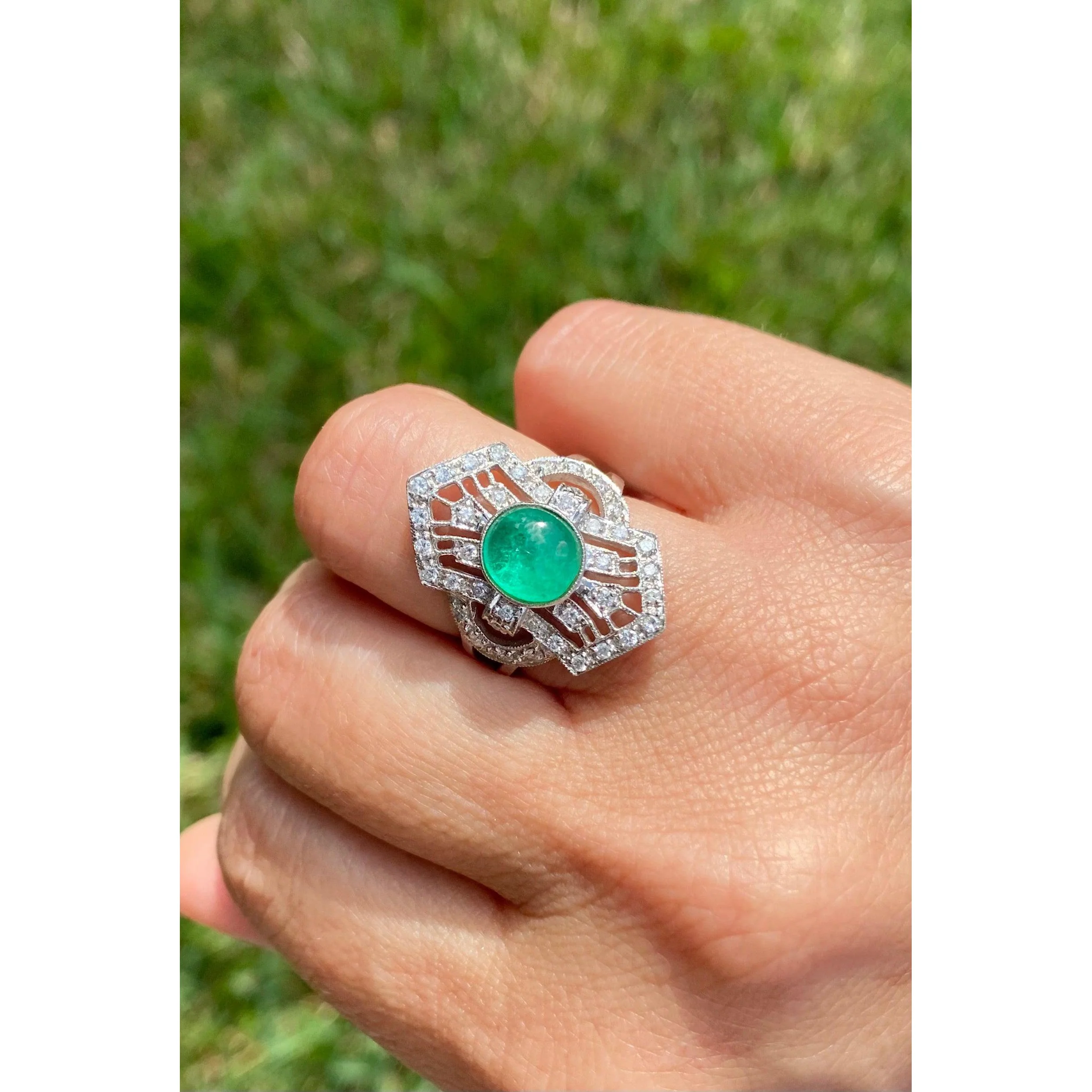Cabochon Cut Natural Emerald Ring in Art Deco inspired Vintage White Gold Setting - Image 5