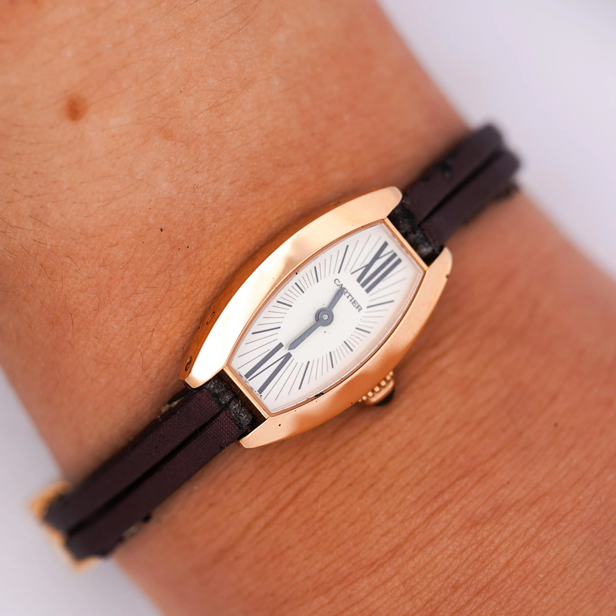 Cartier Mini Tonneau Lanieres 2592 18K Rose Gold Burgundy Strap Quartz Watch - Image 2
