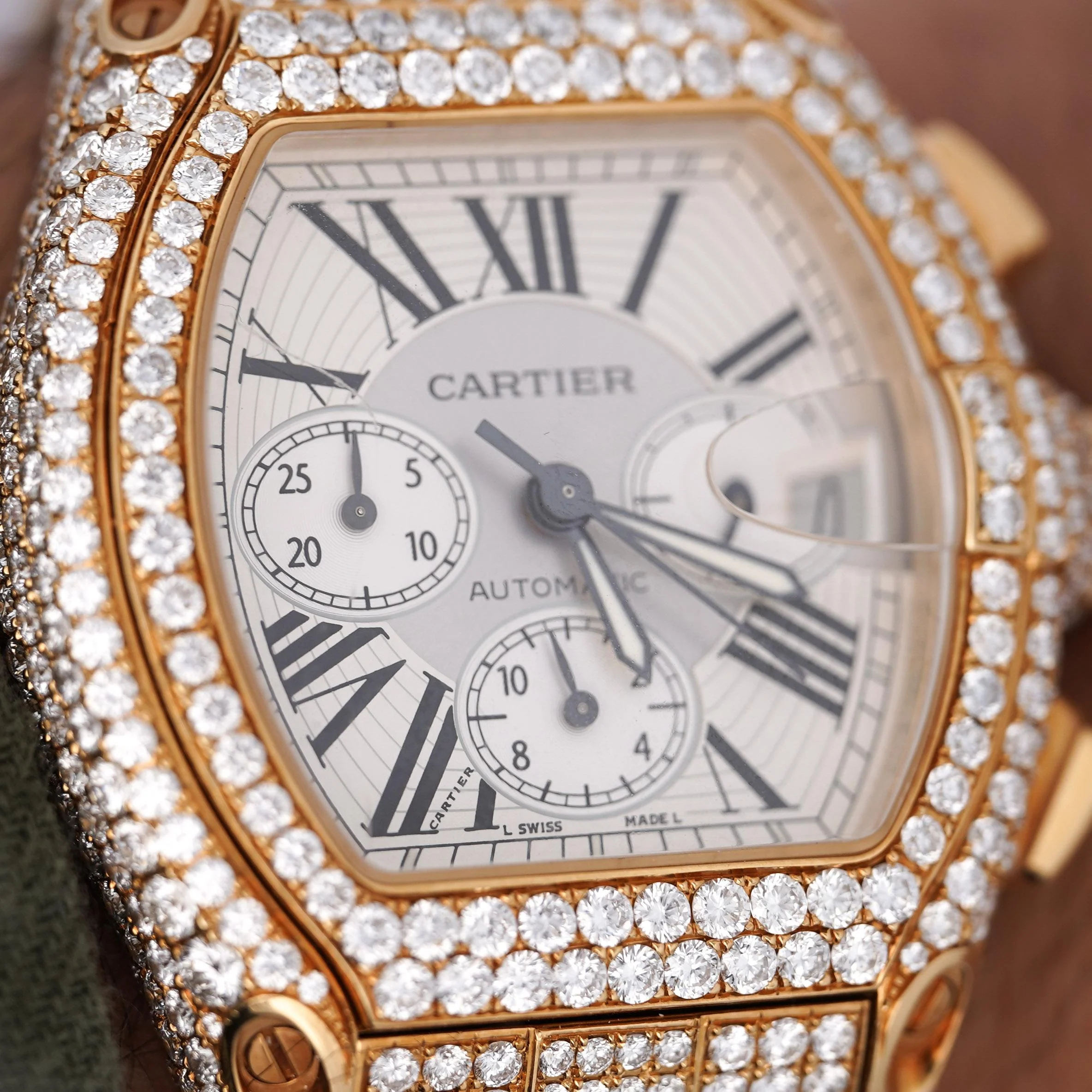 Cartier Roadster XL Chronograph 2619 in 18K Gold Diamond Set Watch - Image 11