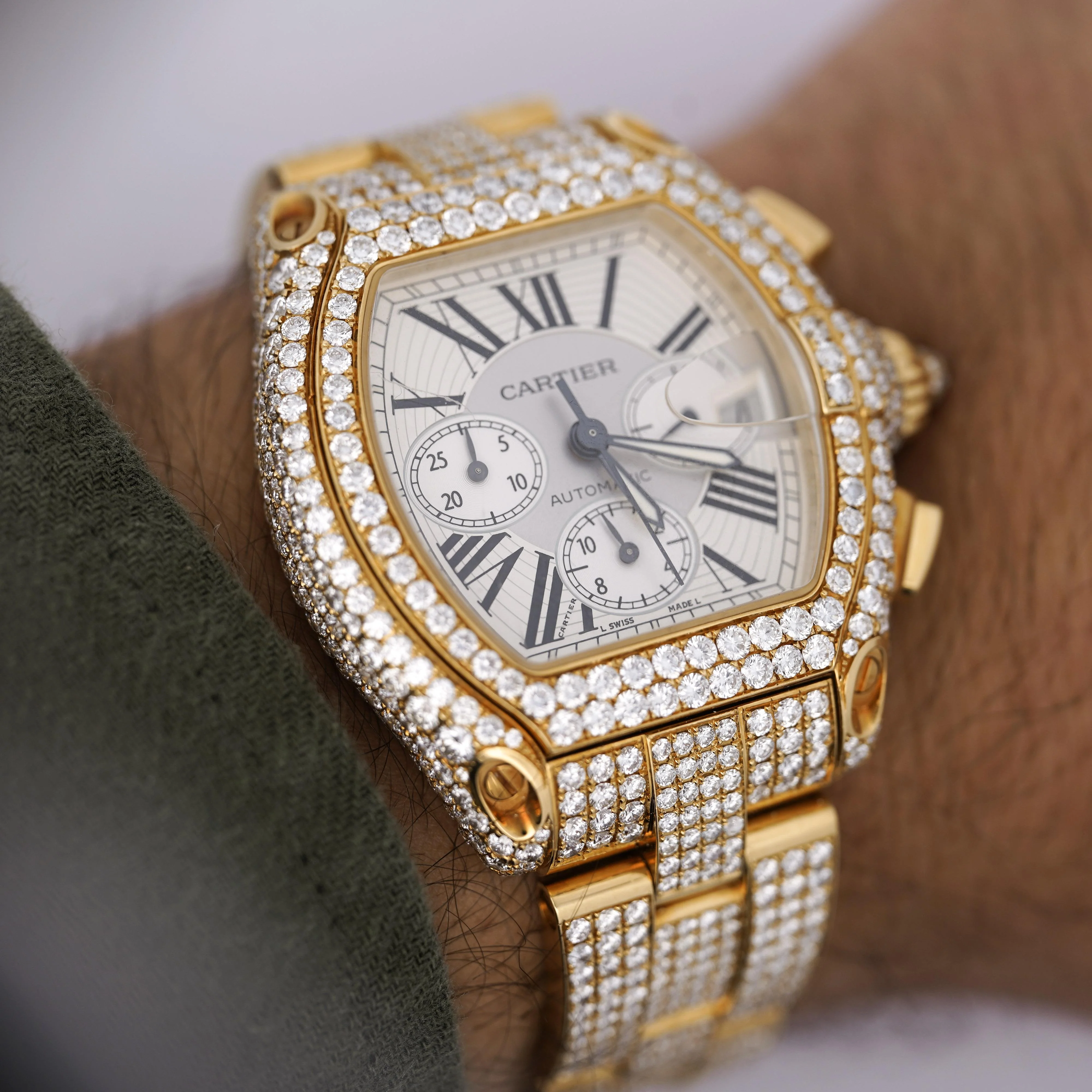 Cartier Roadster XL Chronograph 2619 in 18K Gold Diamond Set Watch - Image 12