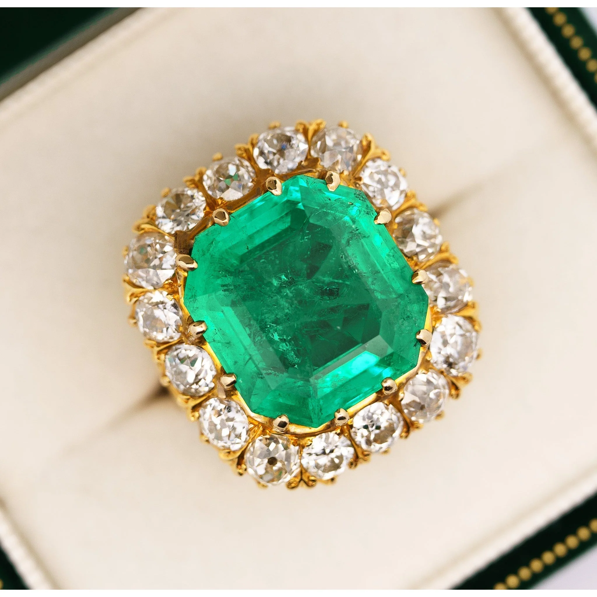 14.51 Carat Insignificant Oil Colombian Emerald & Old Euro Cut Diamond Halo Ring - Image 3