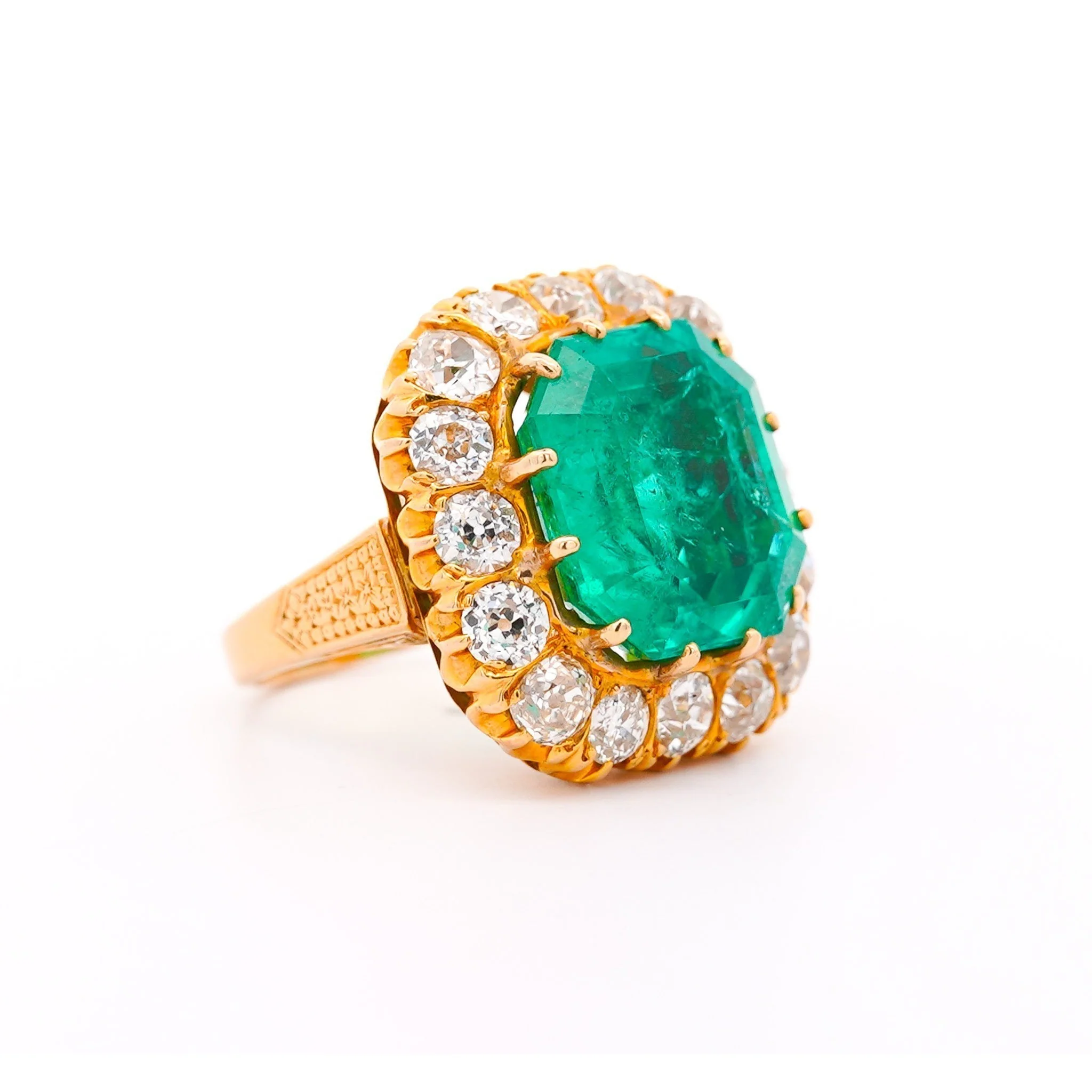 14.51 Carat Insignificant Oil Colombian Emerald & Old Euro Cut Diamond Halo Ring - Image 4