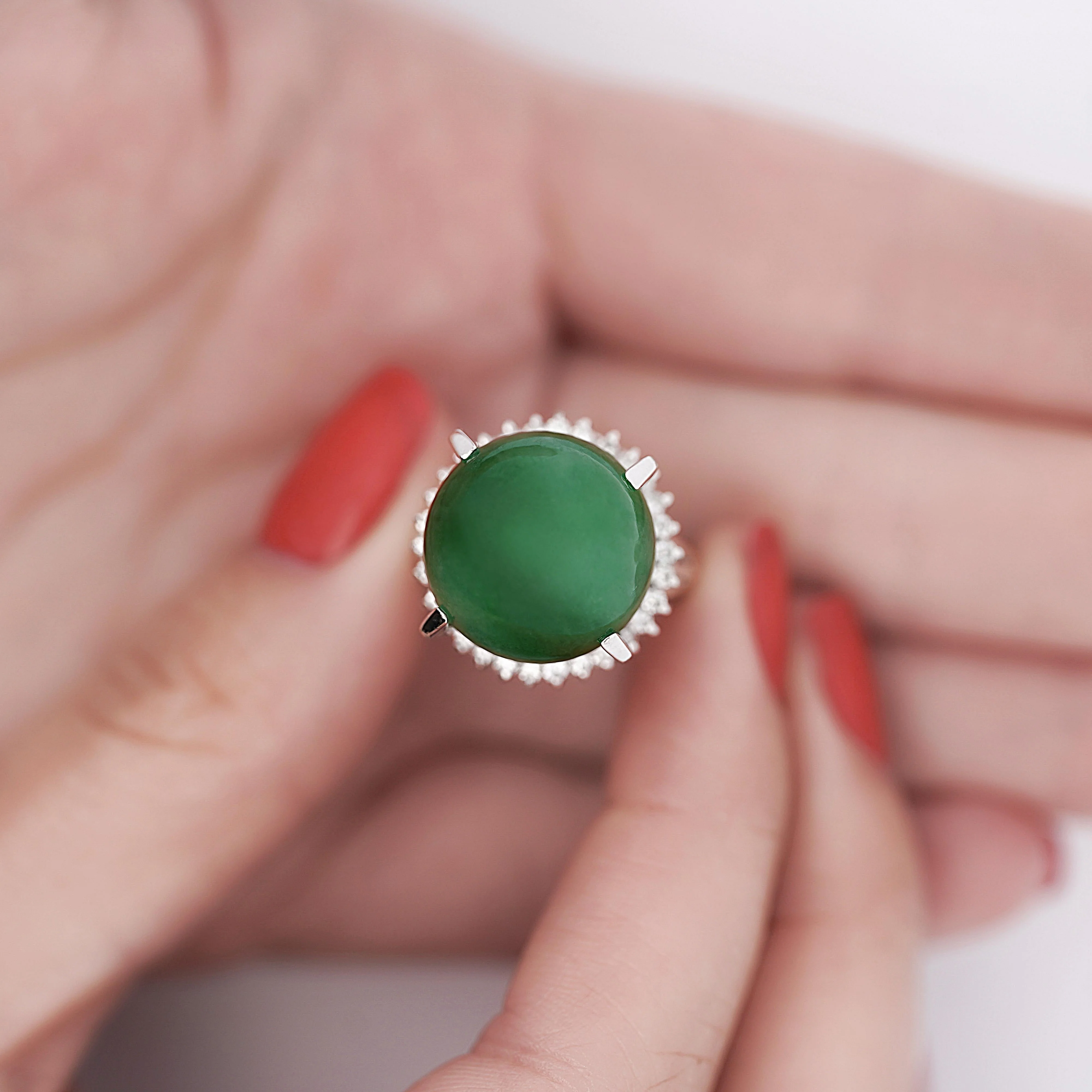 Certified 30 Carat Untreated Jadeite Jade & Diamond Platinum Ring - Image 4