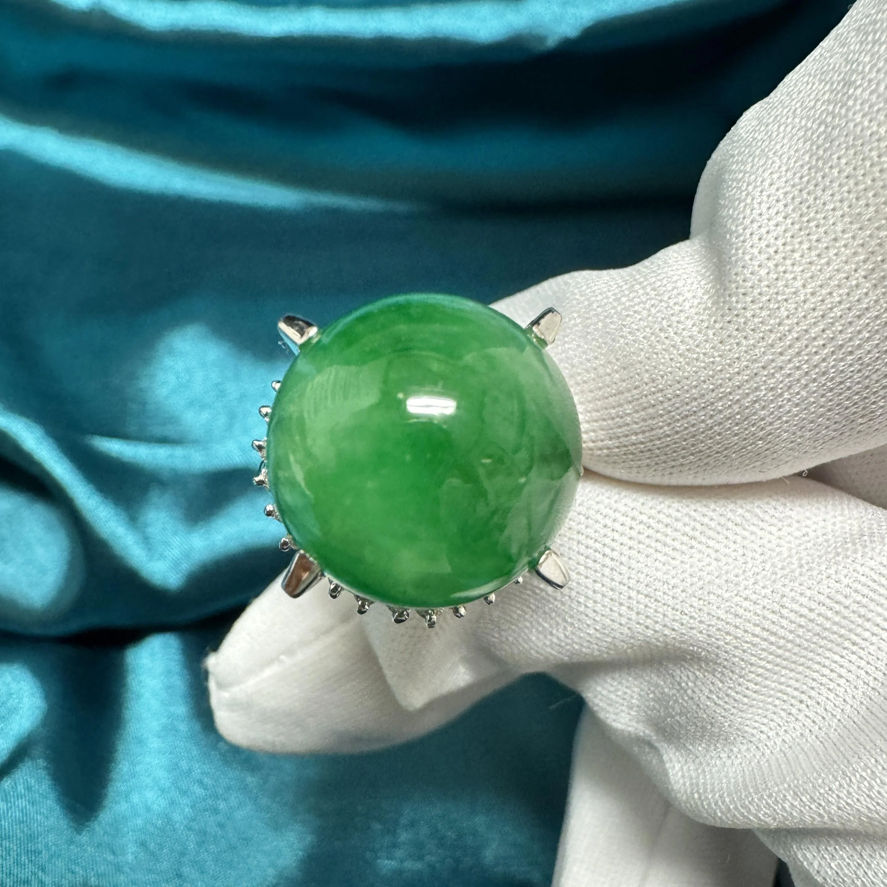 Certified 30 Carat Untreated Jadeite Jade & Diamond Platinum Ring - Image 8