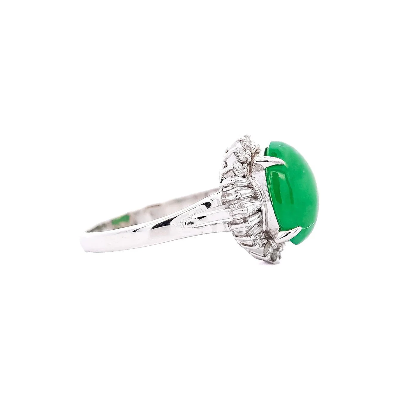 Certified 5.16 Carat Fei Cui Type A Jadeite Jade and Diamond Cocktail Ring - Image 2
