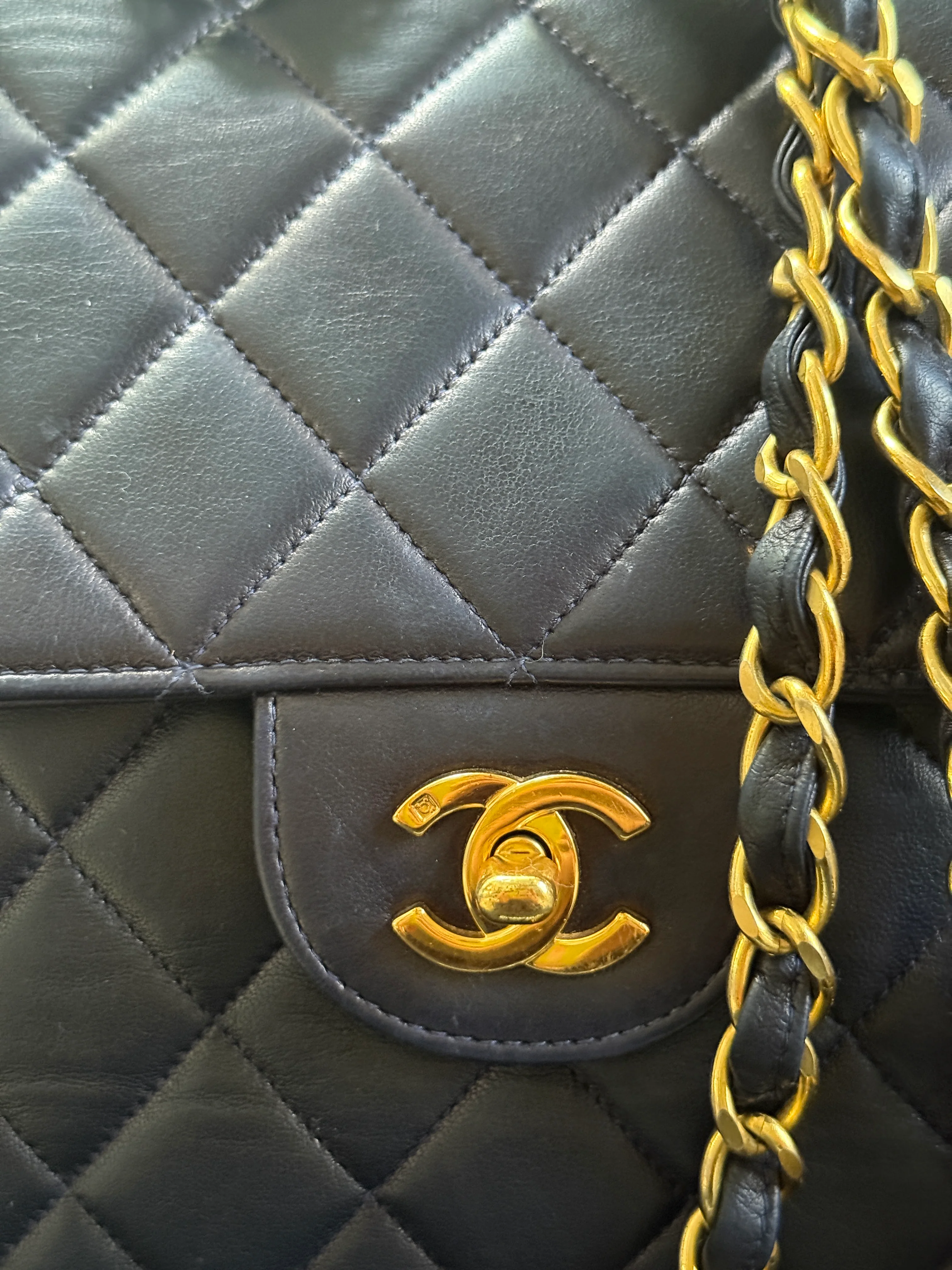 1990s Chanel Vintage Jumbo Single Flap Quilted Lambskin 24k Plated CC Logo - Image 9