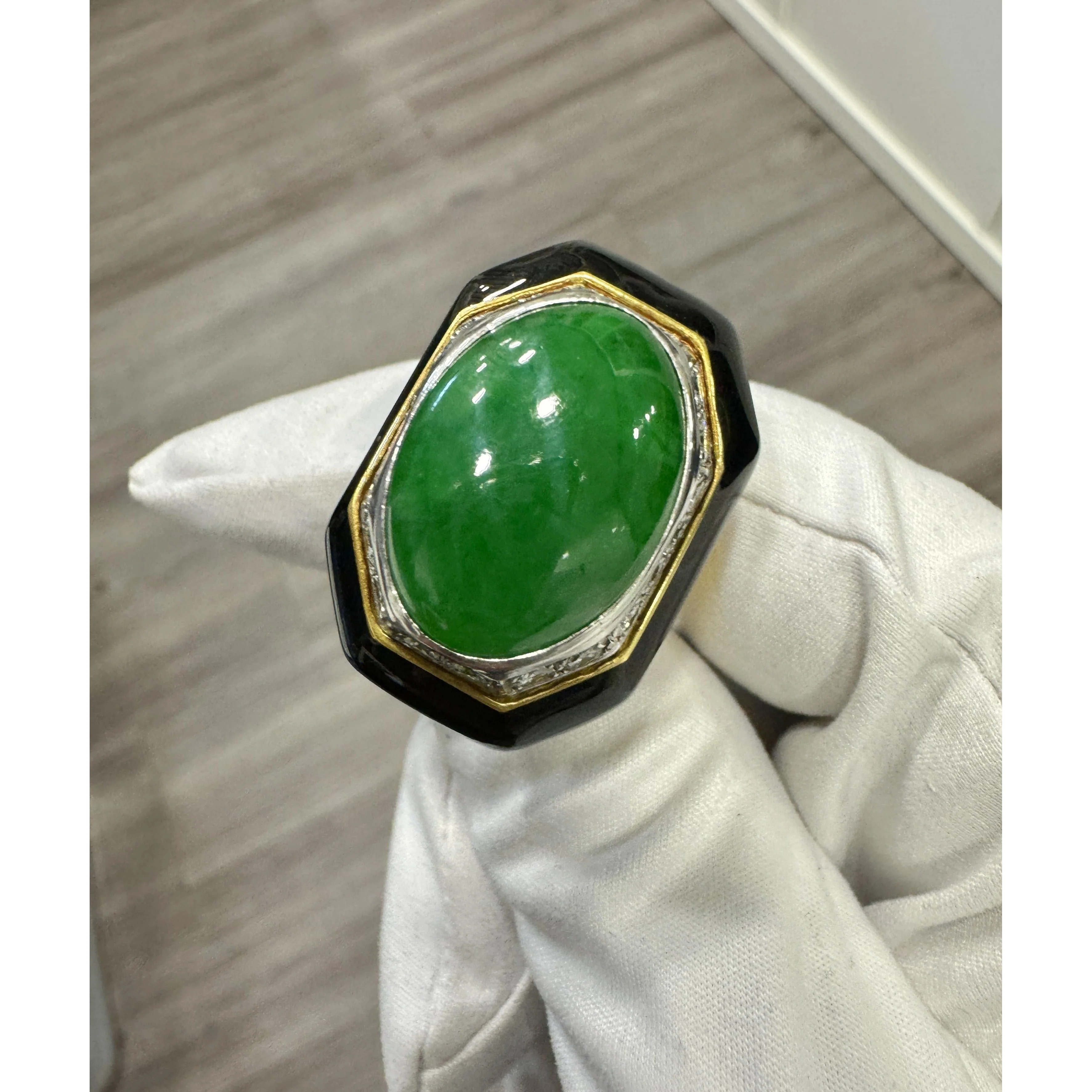 David Webb Signed Type A Fei Chui Jadeite Jade and Onyx Platinum & 18K Ring - Image 7