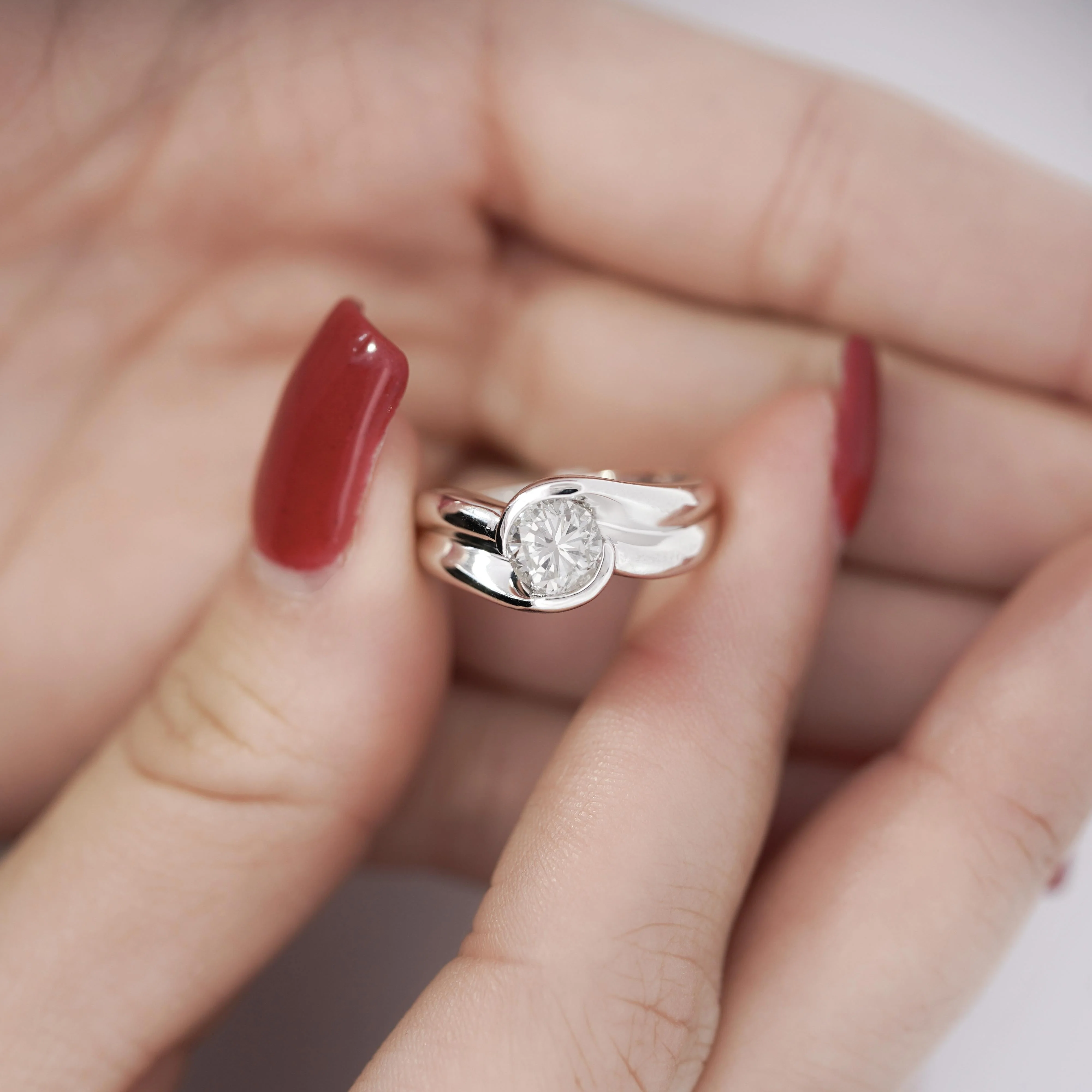 EGL Certified 1.01 Carat Round F-G/SI3 Diamond Platinum Bypass Engagement Ring - Image 4