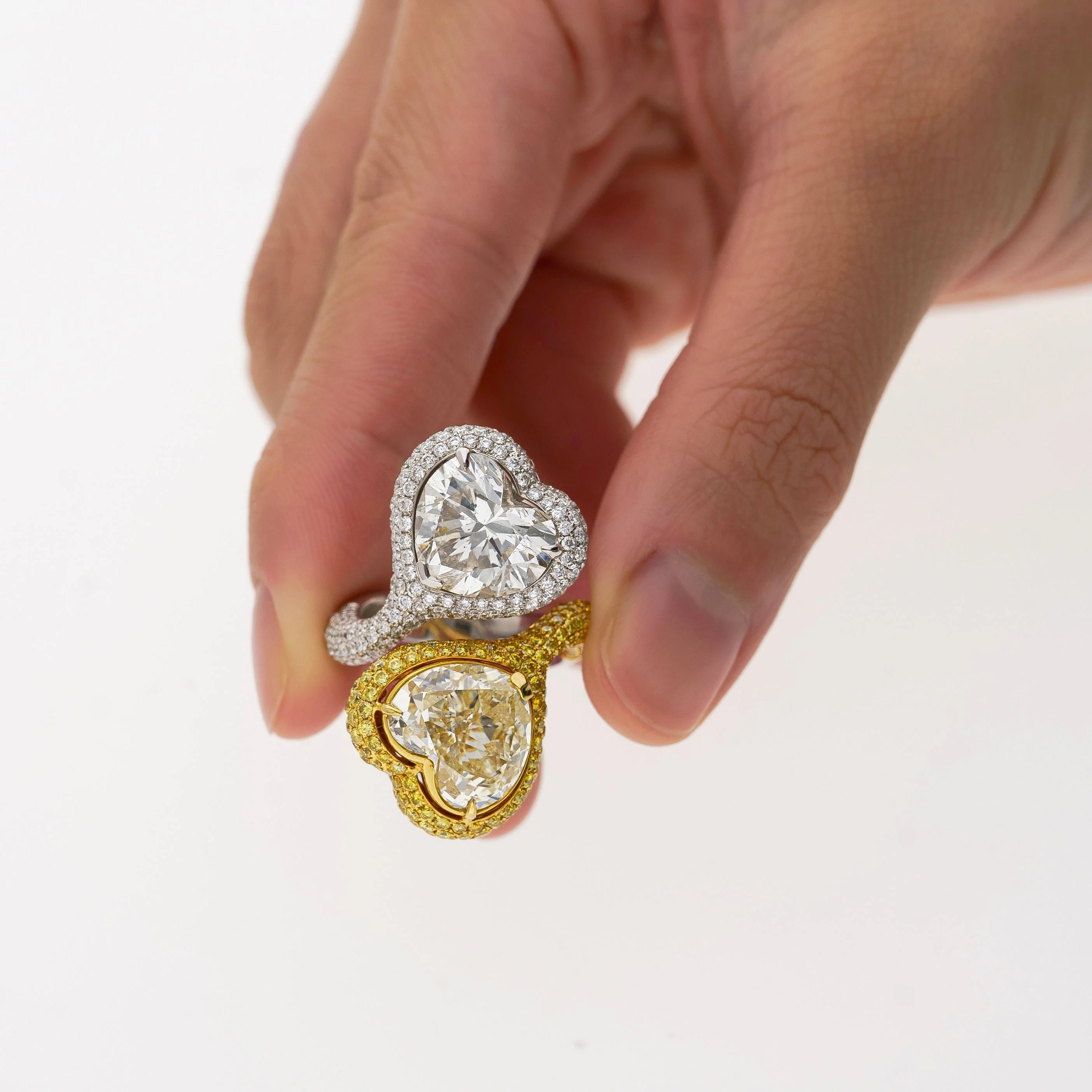 Heart Cut 5.79 & 5.73 Carat Fancy Yellow & White Diamond Toi Et Moi 18K Gold Ring - Image 8