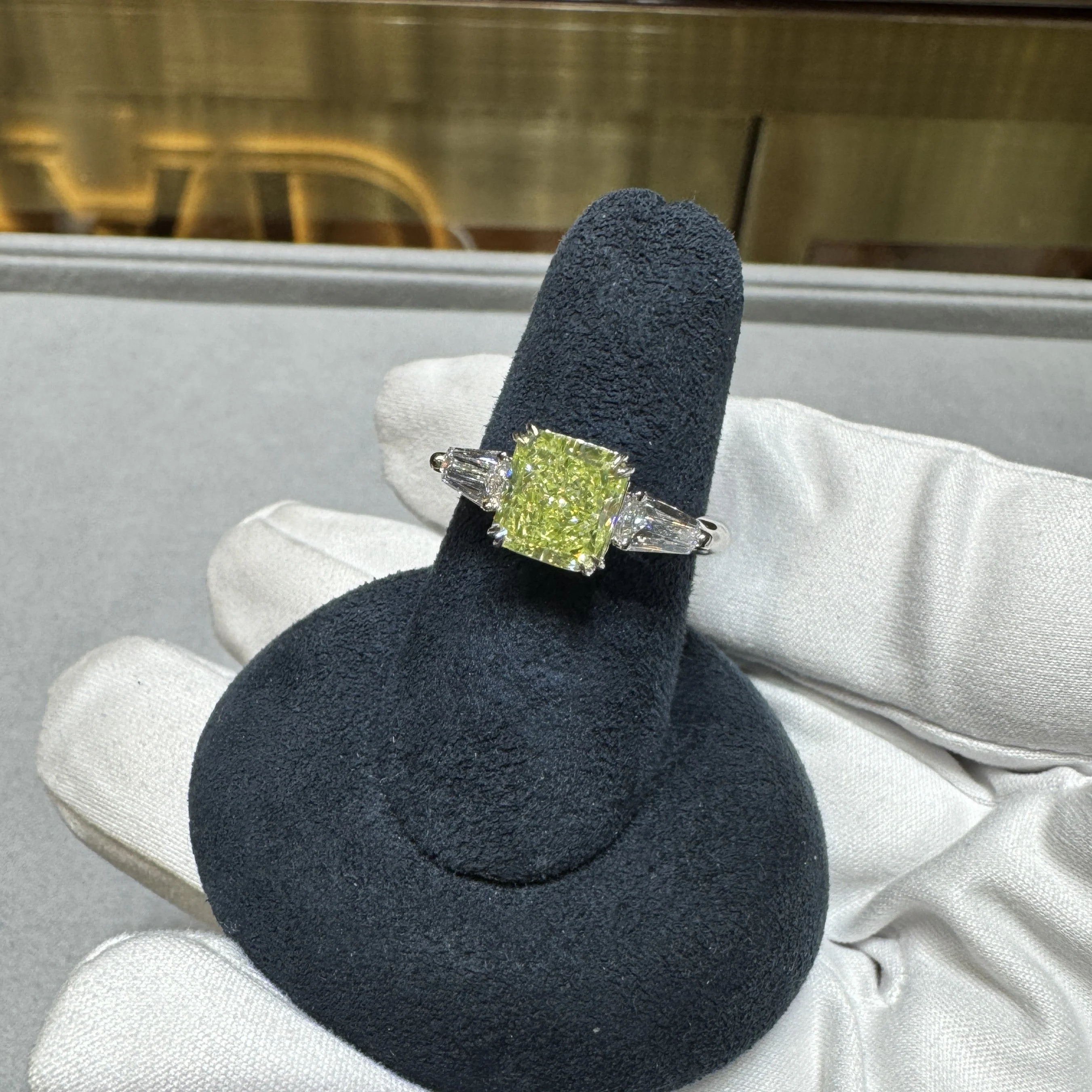 GIA Certified 2.22 Carat Fancy Yellow-Green Radiant Cut Diamond 3 Stone Ring in 18K White Gold - Image 11