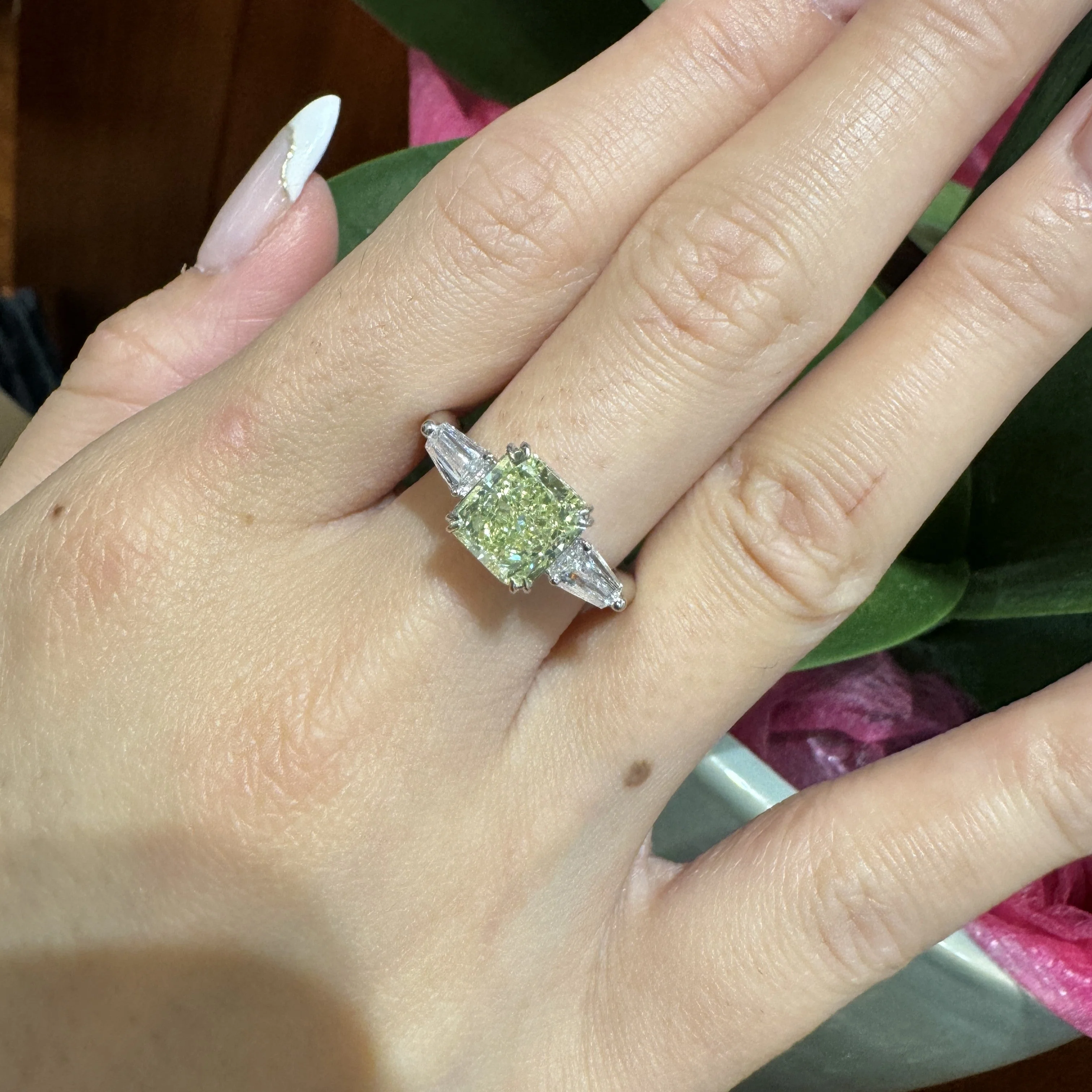 GIA Certified 2.22 Carat Fancy Yellow-Green Radiant Cut Diamond 3 Stone Ring in 18K White Gold - Image 7