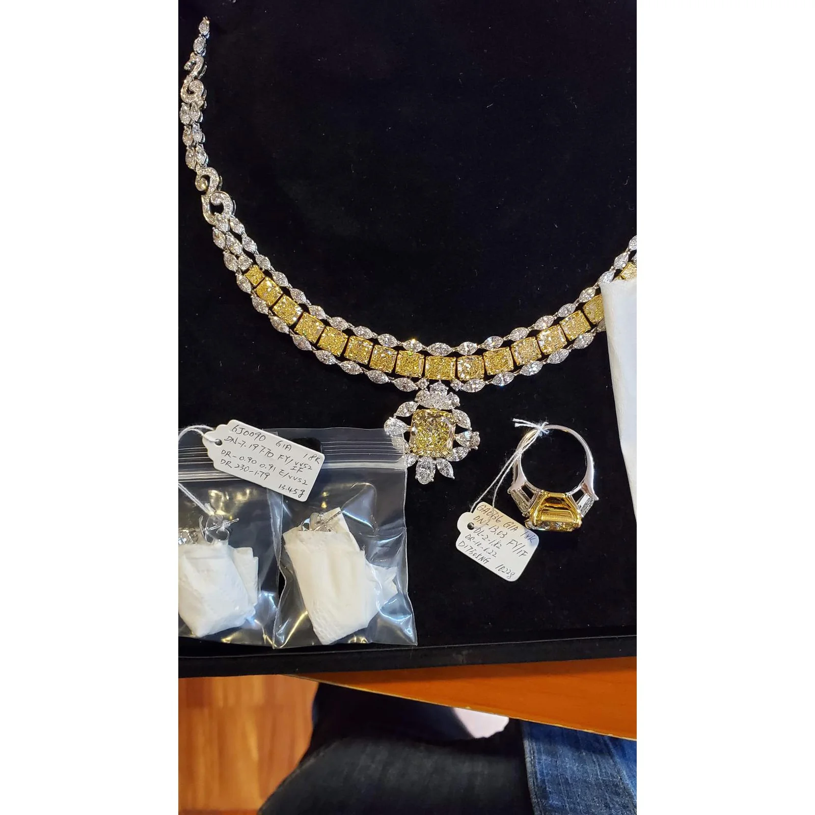 GIA Certified 50 Carat Fancy Yellow Diamond Necklace in 18K Gold - Image 5