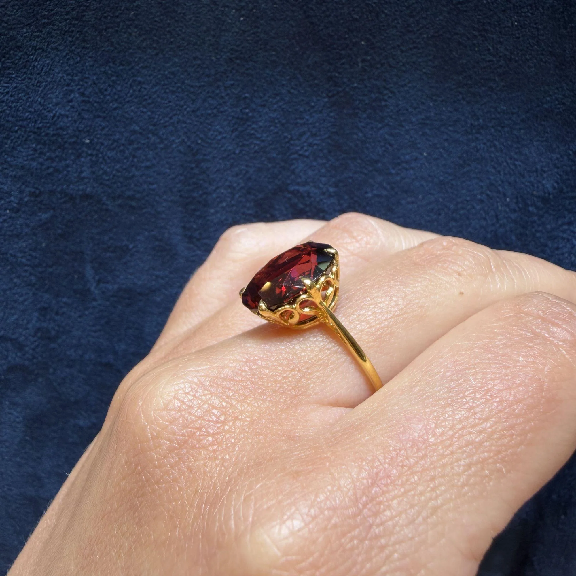 GIA 8.89 Carat Oval Pyrope Almandine Garnet Six Prong 18K Yellow Gold Solitaire - Image 13
