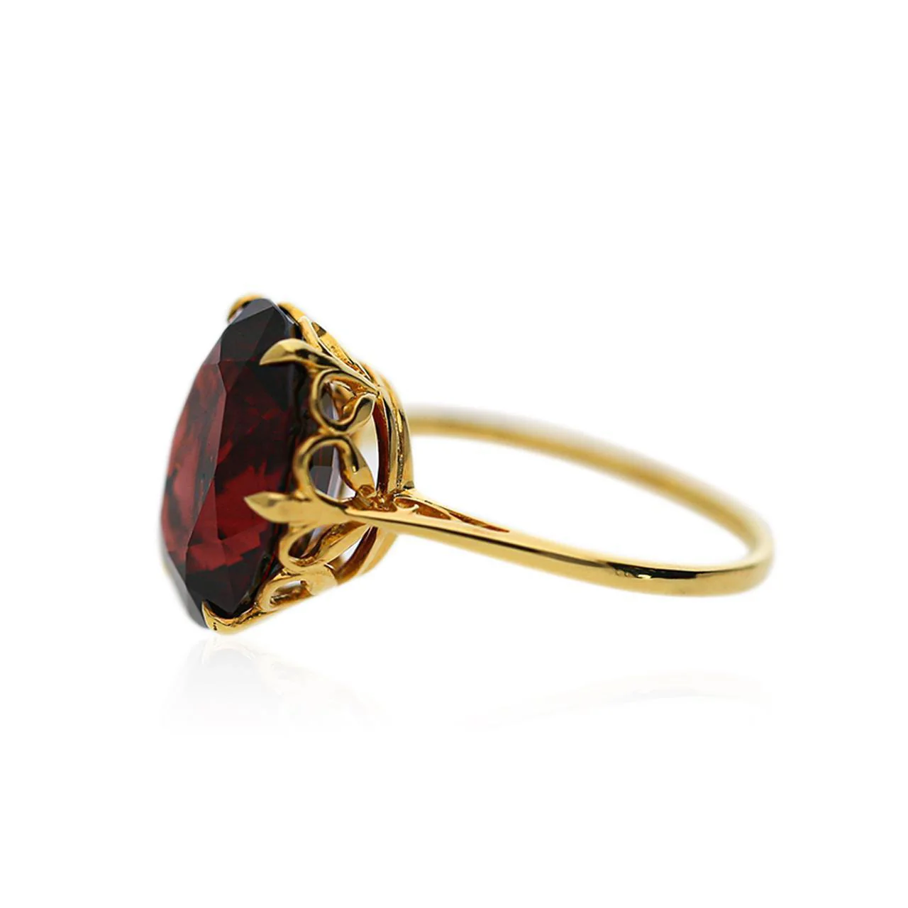 GIA 8.89 Carat Oval Pyrope Almandine Garnet Six Prong 18K Yellow Gold Solitaire - Image 4