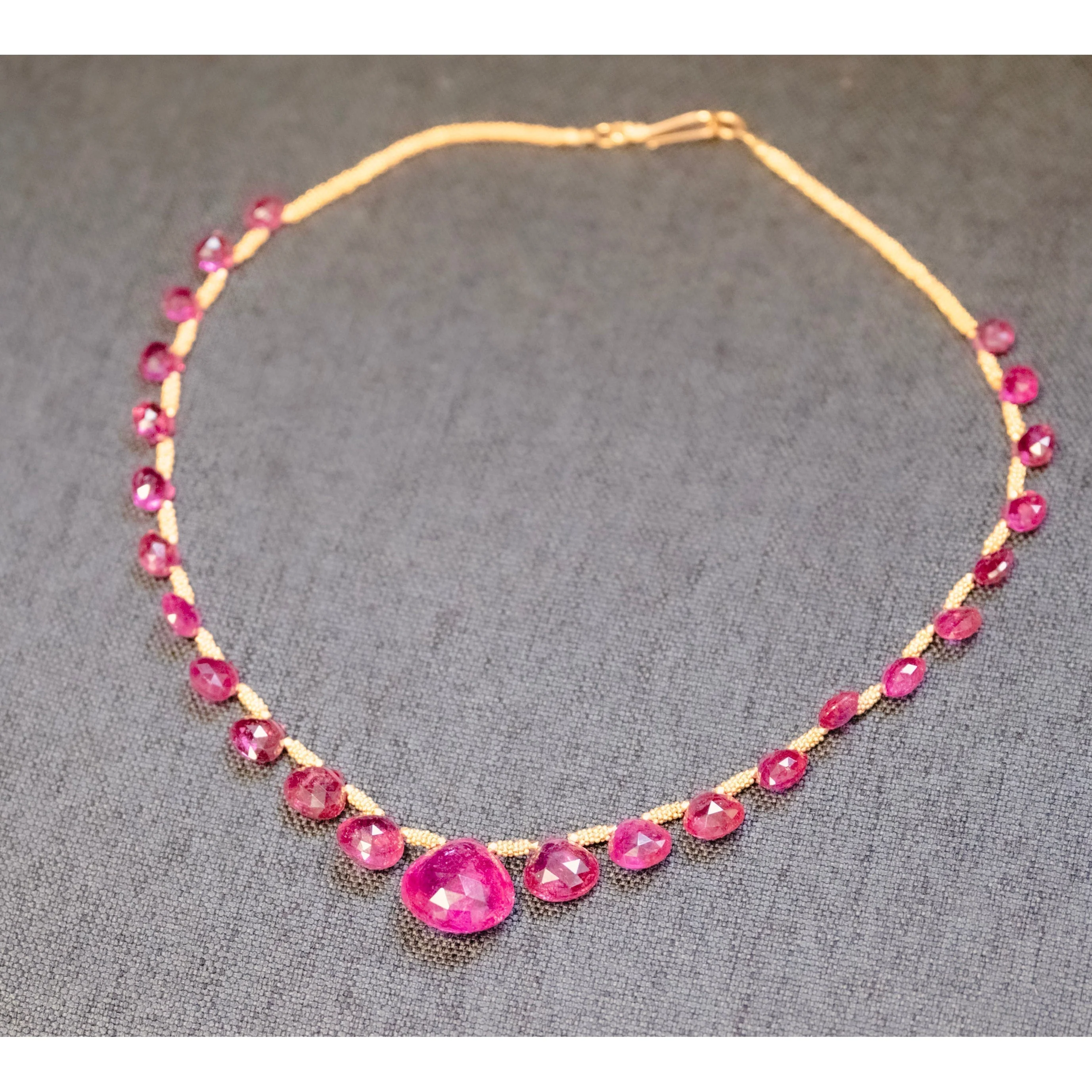 Vintage GIA Certified 120 Carat Pear-Shape Pink Rubellite Tourmaline Necklace in 22k Yellow Gold - Image 4