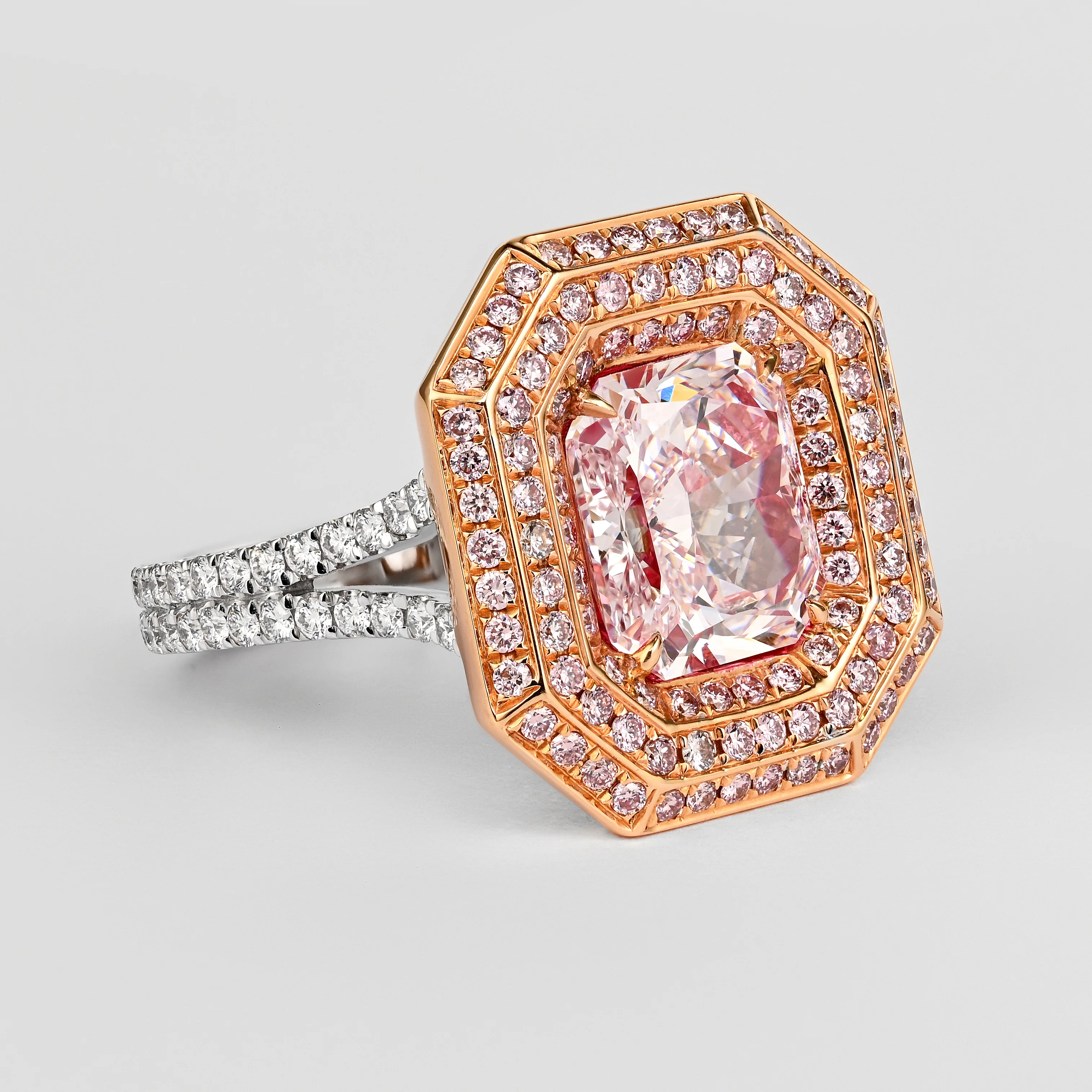 GIA Certified 3.48 Carat Radiant Cut Light Pink Diamond Ring in 18K White Gold - Image 4