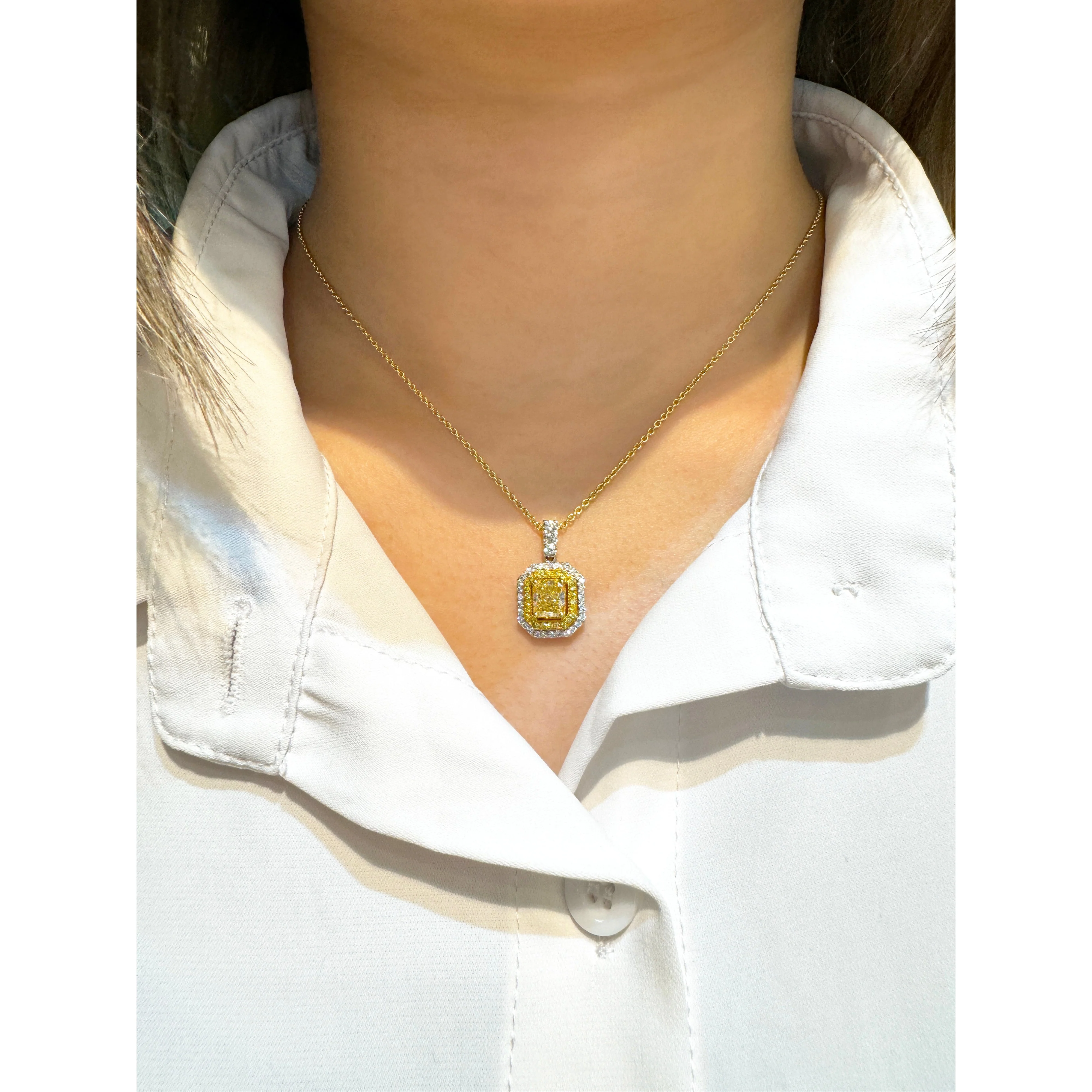 GIA Certified 1.05 Carat Fancy Yellow Diamond Pendant Necklace - Image 2