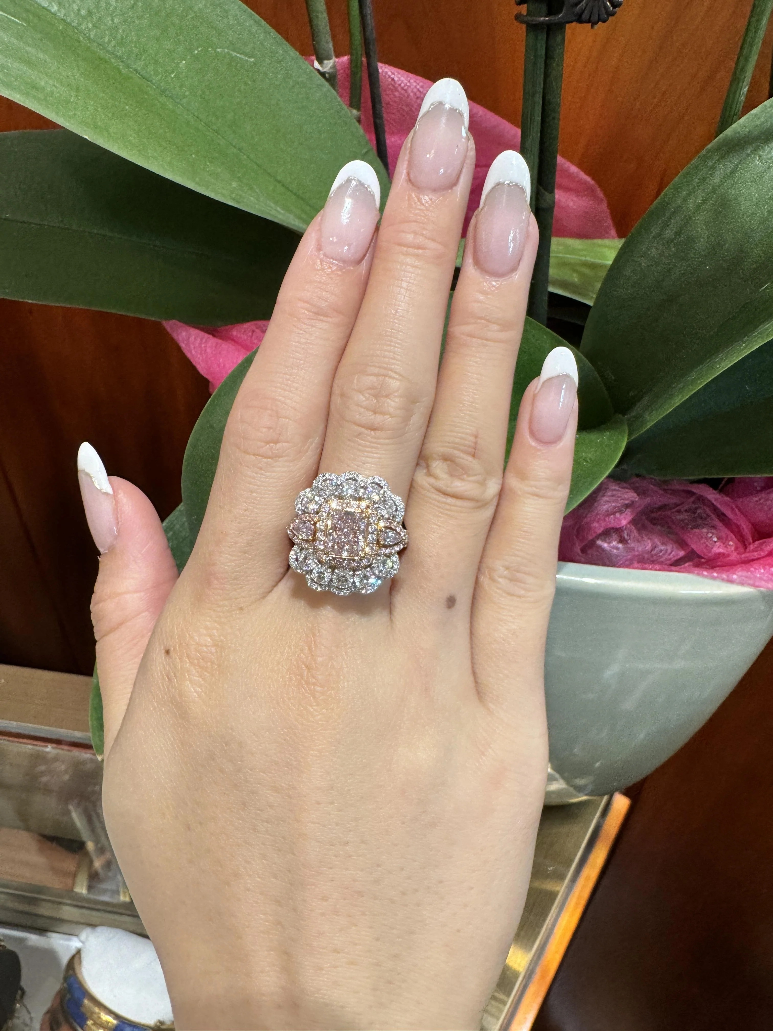 GIA Certified 1.07 Carat Fancy Light Purplish Pink Diamond Halo Cocktail Ring - Image 10
