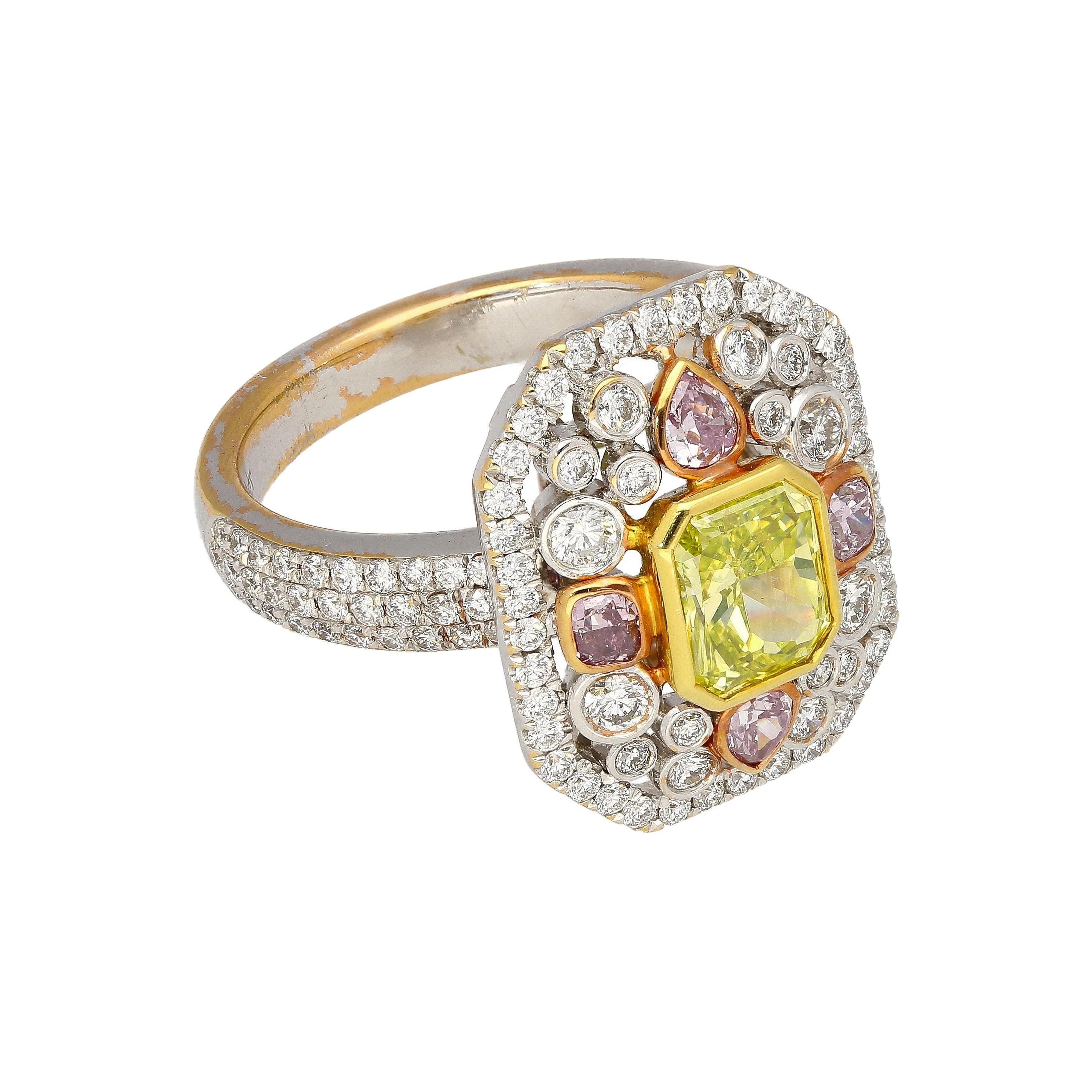 GIA Certified 1.15 Carat Radiant Cut Fancy Intense Yellowish Green Diamond Ring With Pink/White Side Stones - Image 5