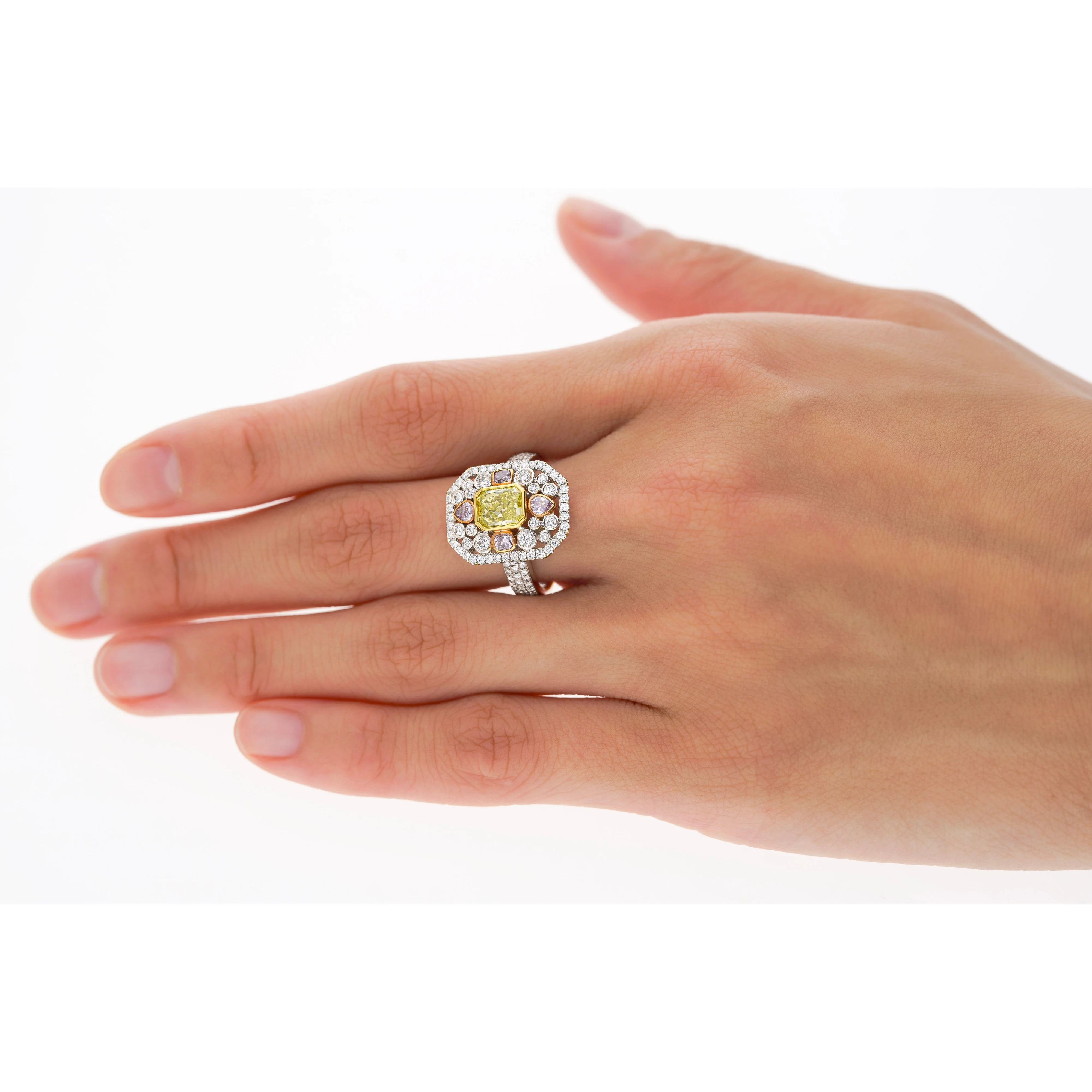 GIA Certified 1.15 Carat Radiant Cut Fancy Intense Yellowish Green Diamond Ring With Pink/White Side Stones - Image 7