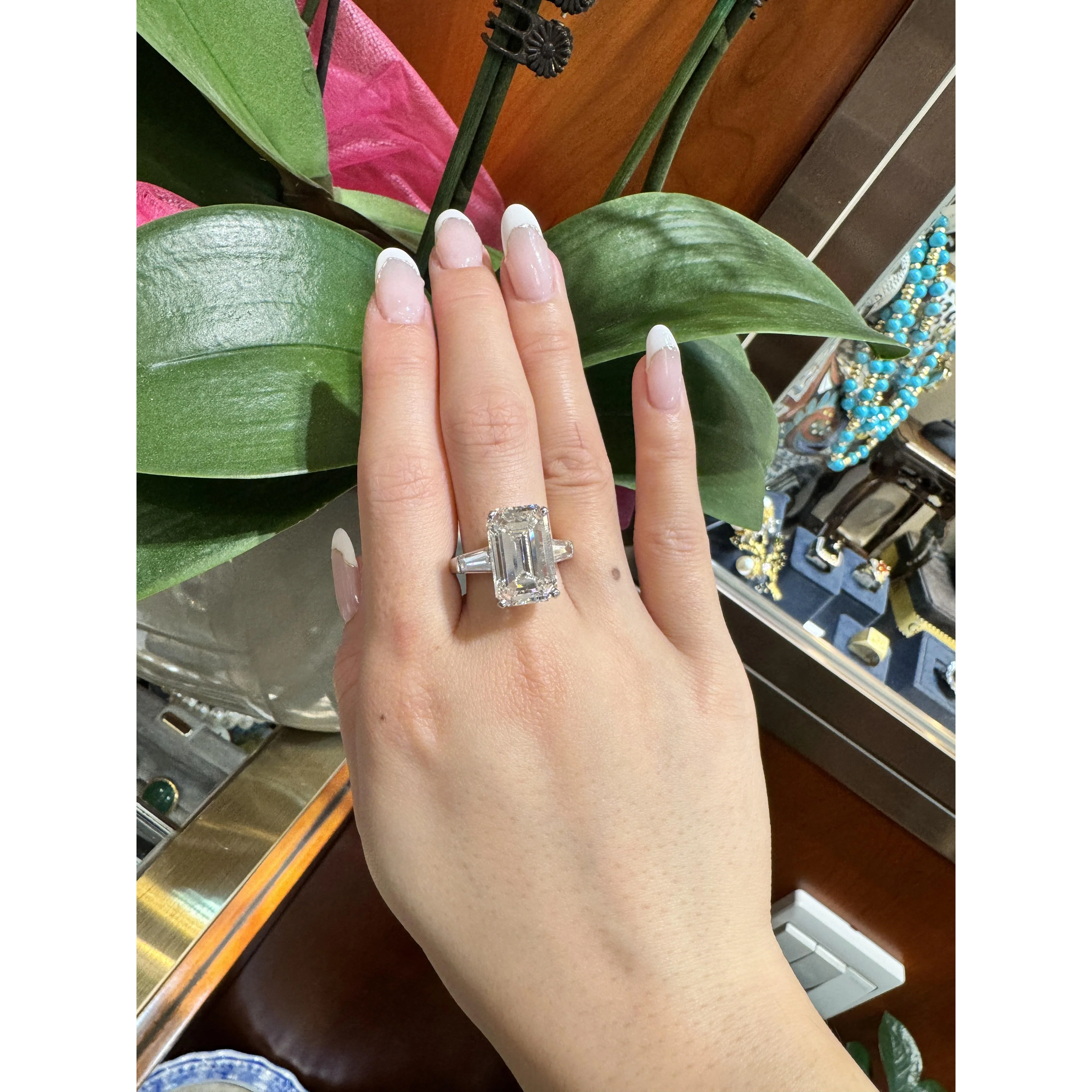 GIA Certified 10.03 Carat Emerald Cut J/VS1 Diamond Platinum Three Stone Ring - Image 5