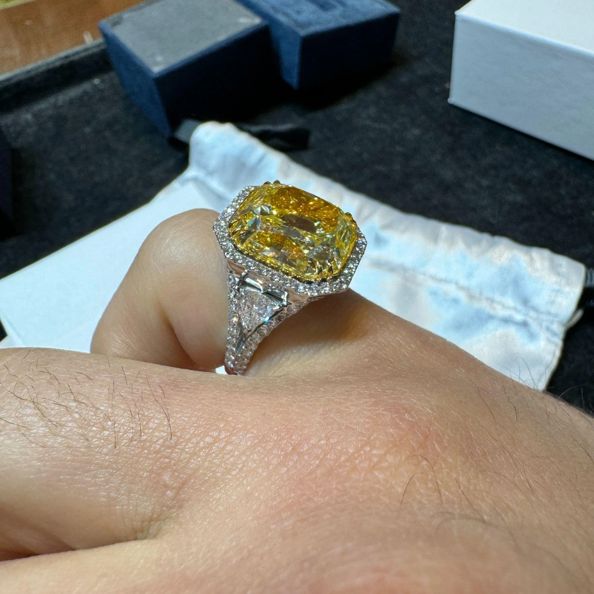 GIA Certified 13.14 Carat Fancy Intense Yellow Diamond VVS1 Halo 18K Ring - Image 6