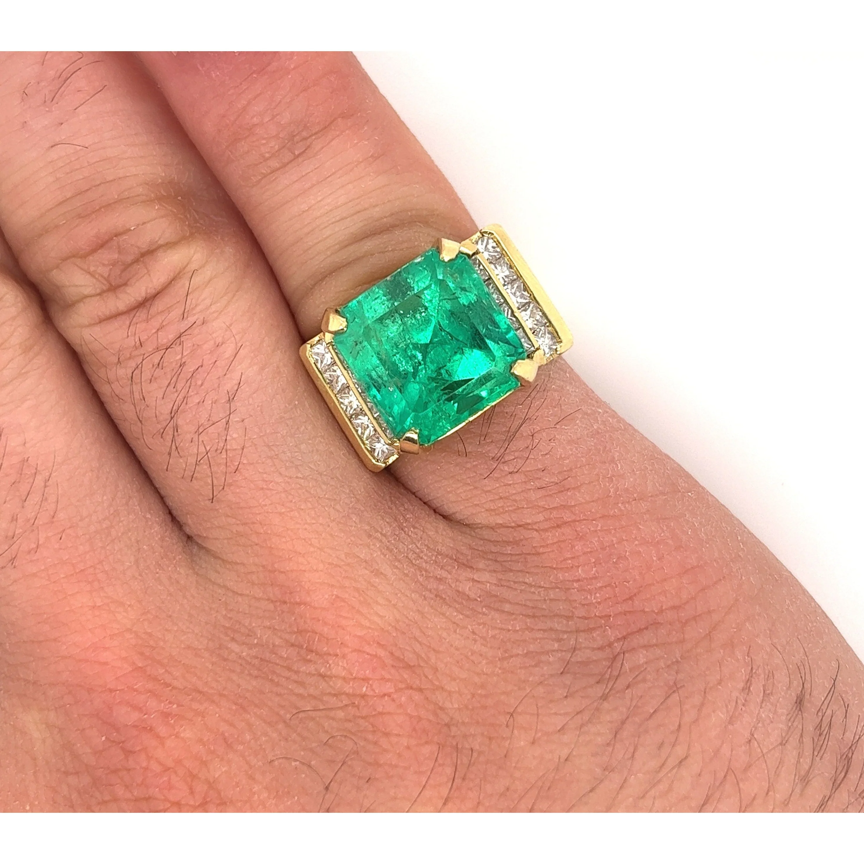 GIA Certified 13 Carat Colombian Emerald Men's Ring in 18K Gold With Princess Cut Diamonds - Image 3