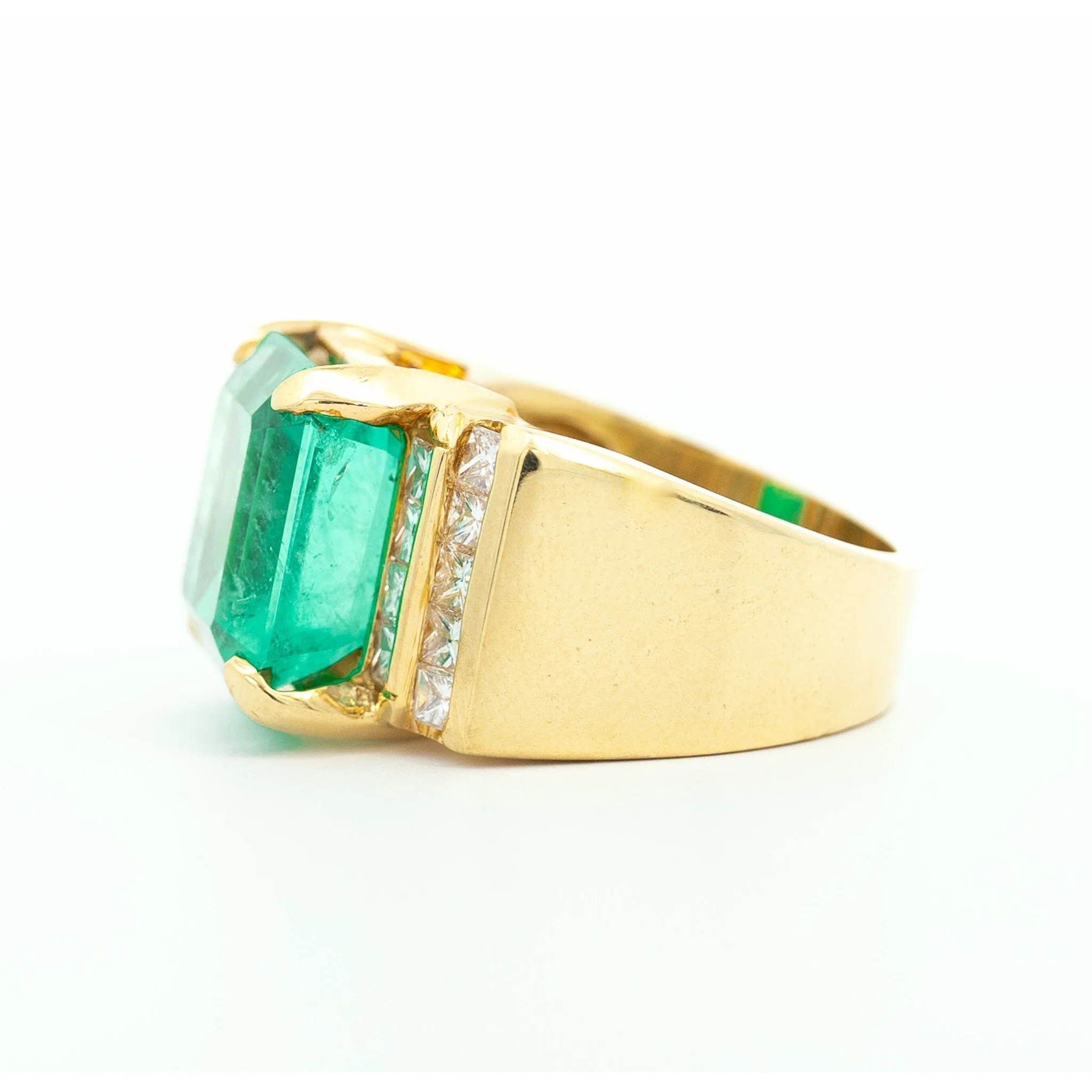 GIA Certified 13 Carat Colombian Emerald Men's Ring in 18K Gold With Princess Cut Diamonds - Image 4