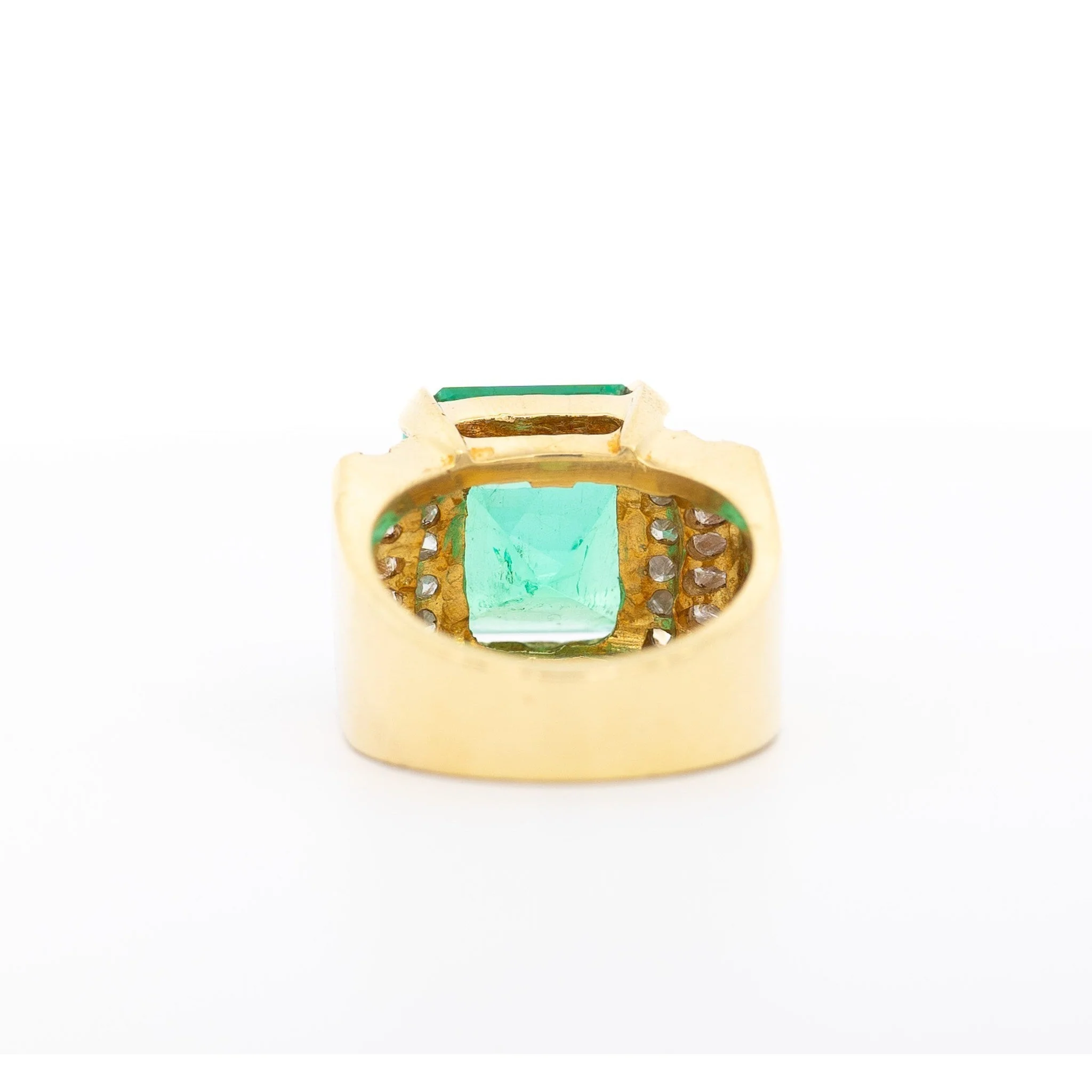 GIA Certified 13 Carat Colombian Emerald Men's Ring in 18K Gold With Princess Cut Diamonds - Image 6