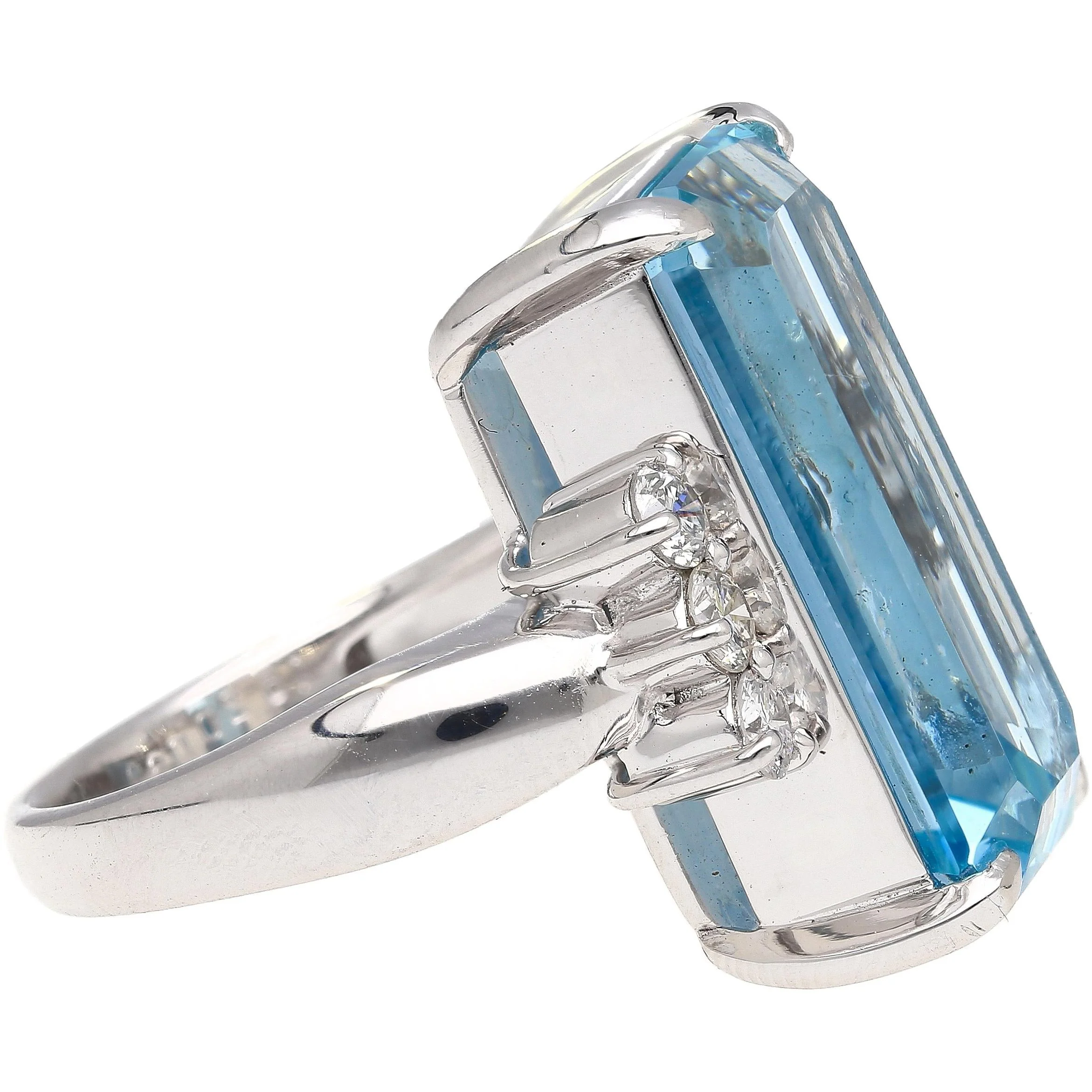 GIA Certified 16.70 Carat Aquamarine and Diamond Vintage Cocktail Ring - Image 5