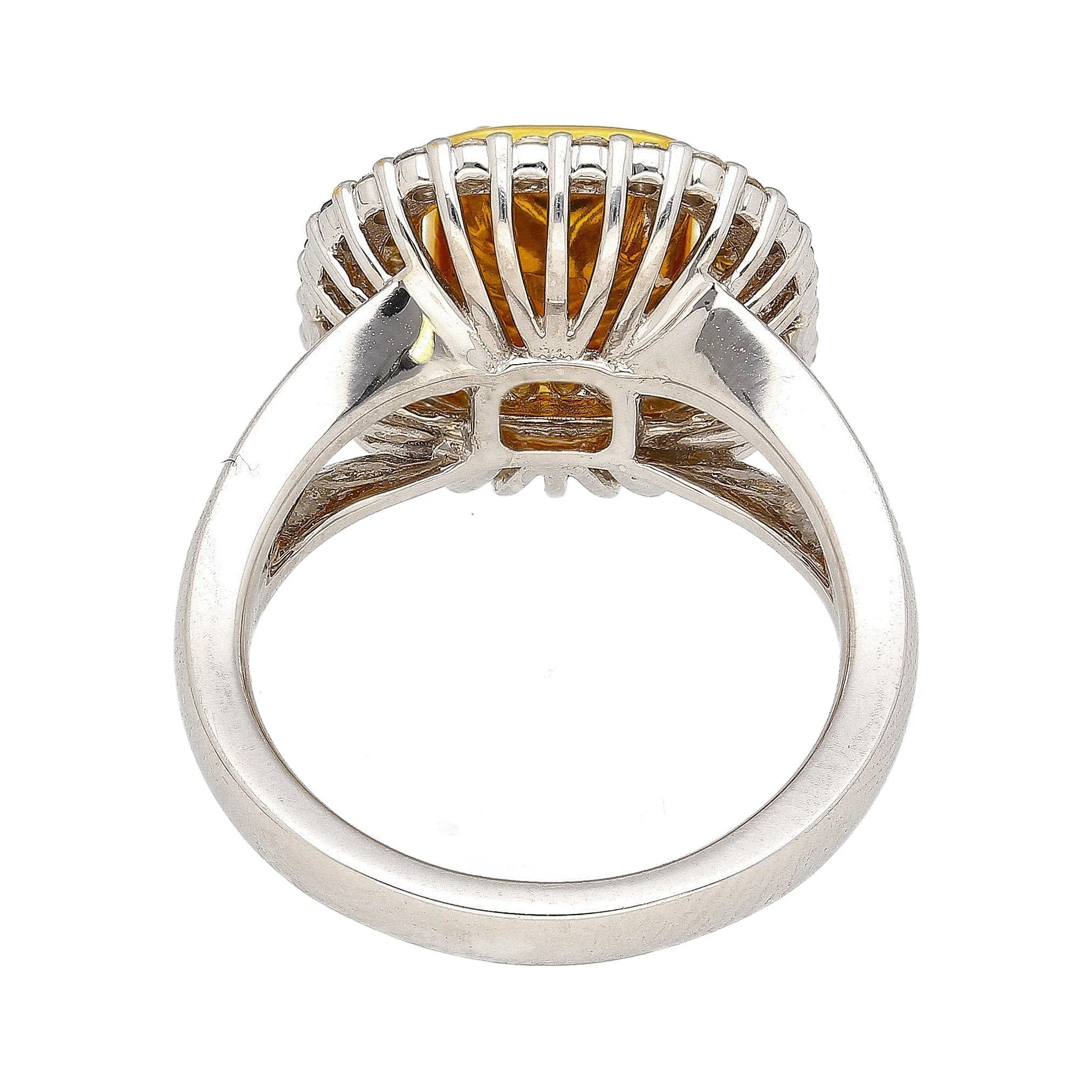 GIA Certified 2.79 Carat Fancy Light Yellow Radiant Cut Diamond 18K Gold Ring - Image 3