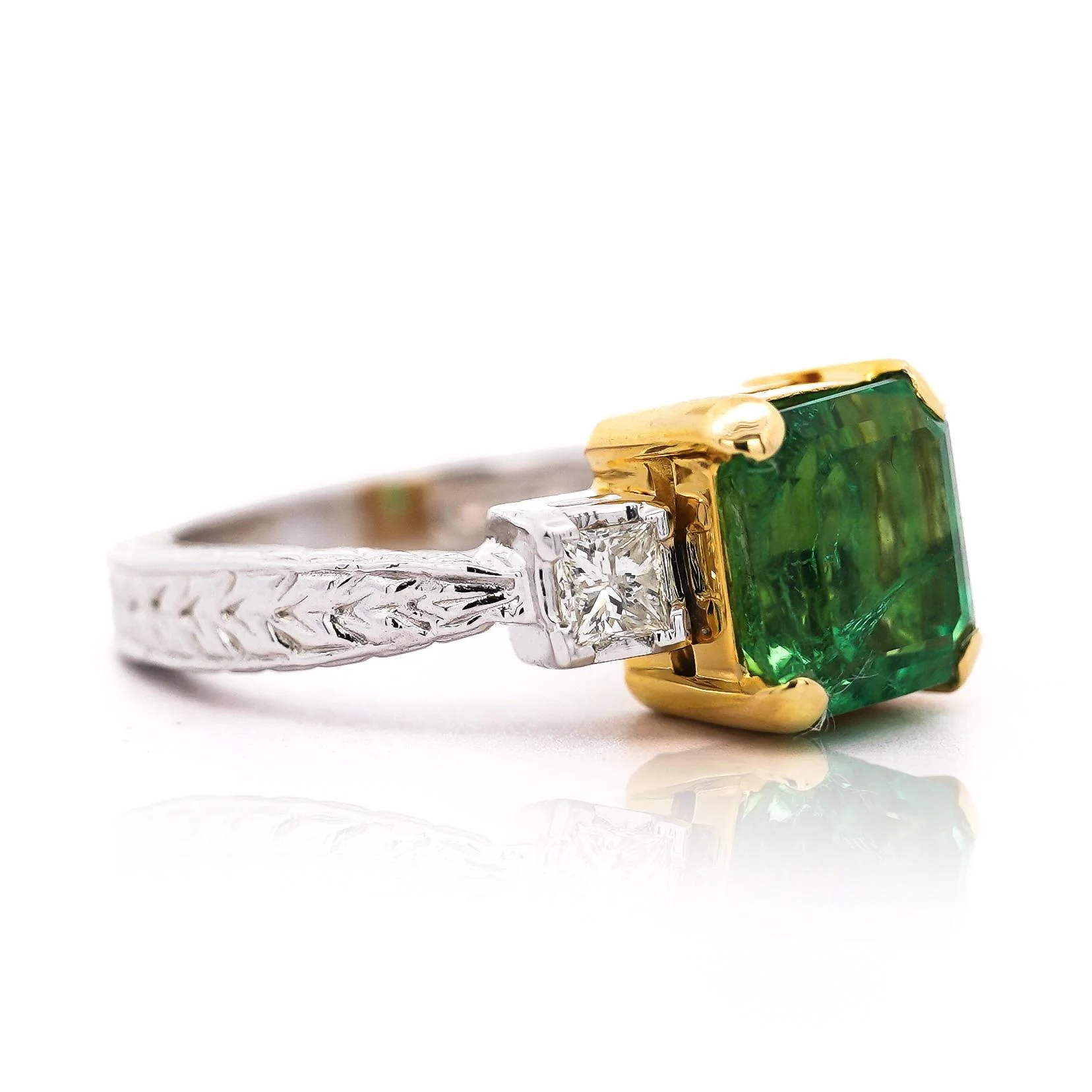 GIA Certified 3.38 Carat Colombian Emerald & Diamond Filigree Three Stone Ring - Image 4