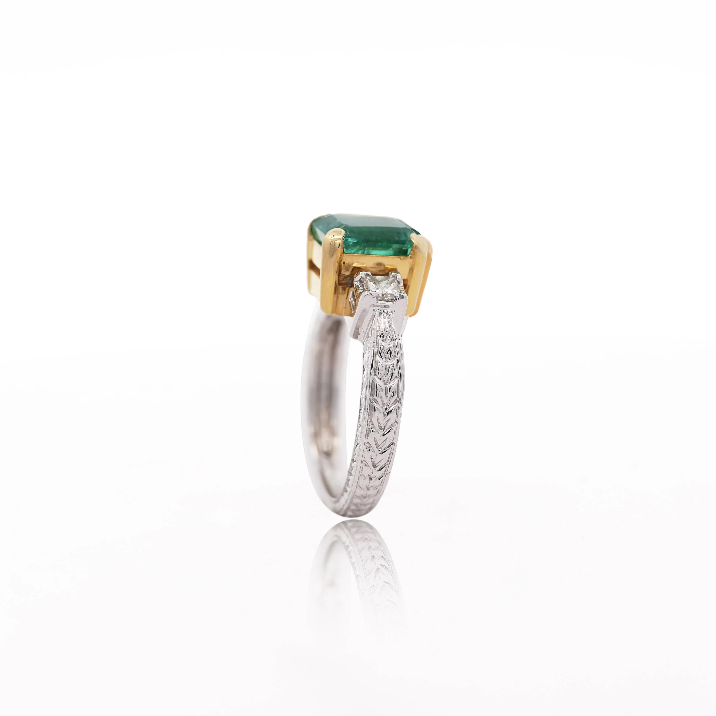 GIA Certified 3.38 Carat Colombian Emerald & Diamond Filigree Three Stone Ring - Image 6